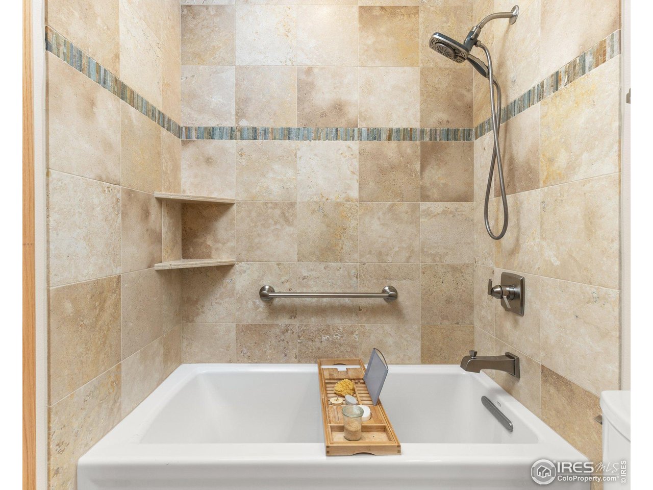 1140 Portland Pl 207