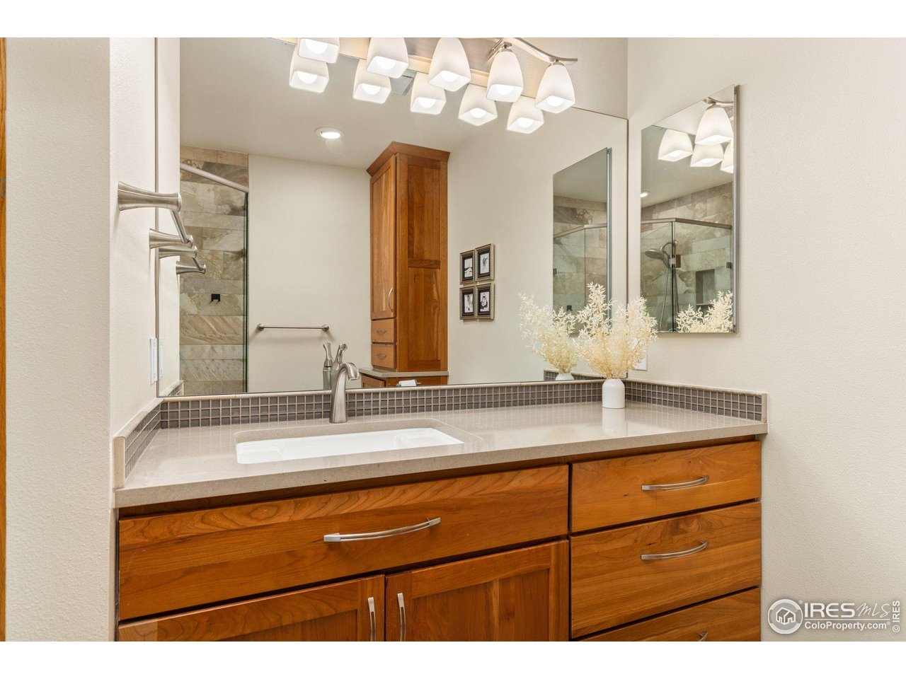 1140 Portland Pl 207