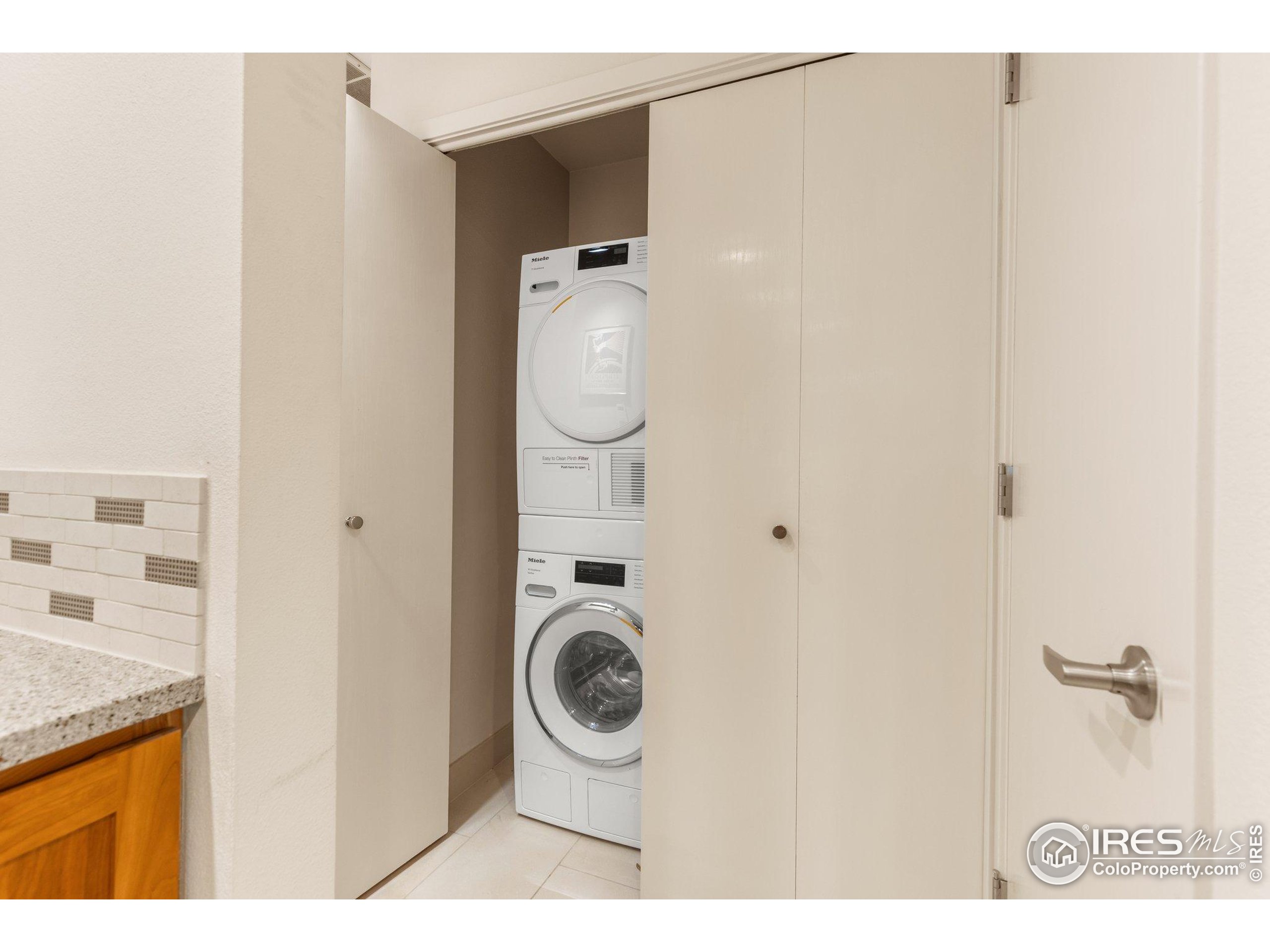 1140 Portland Pl 207