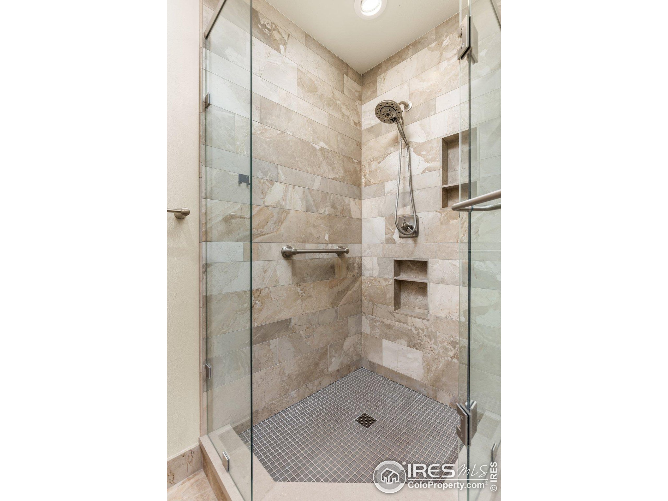 1140 Portland Pl 207