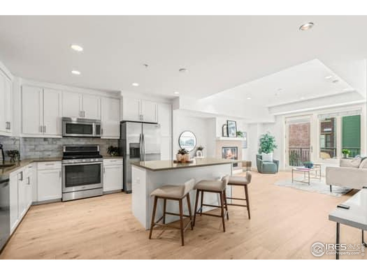 3301 Arapahoe Ave 3301-216