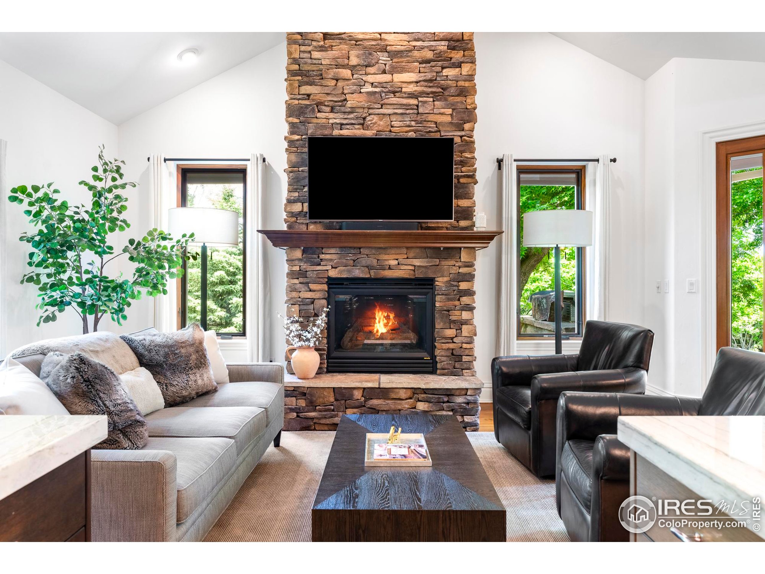 8911 Little Raven Trl