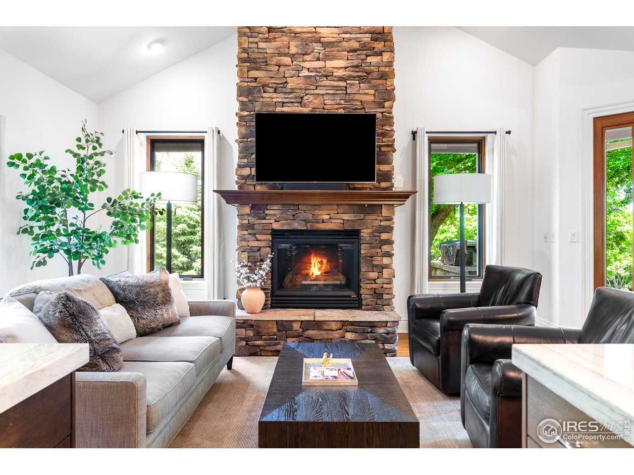 8911 Little Raven Trl