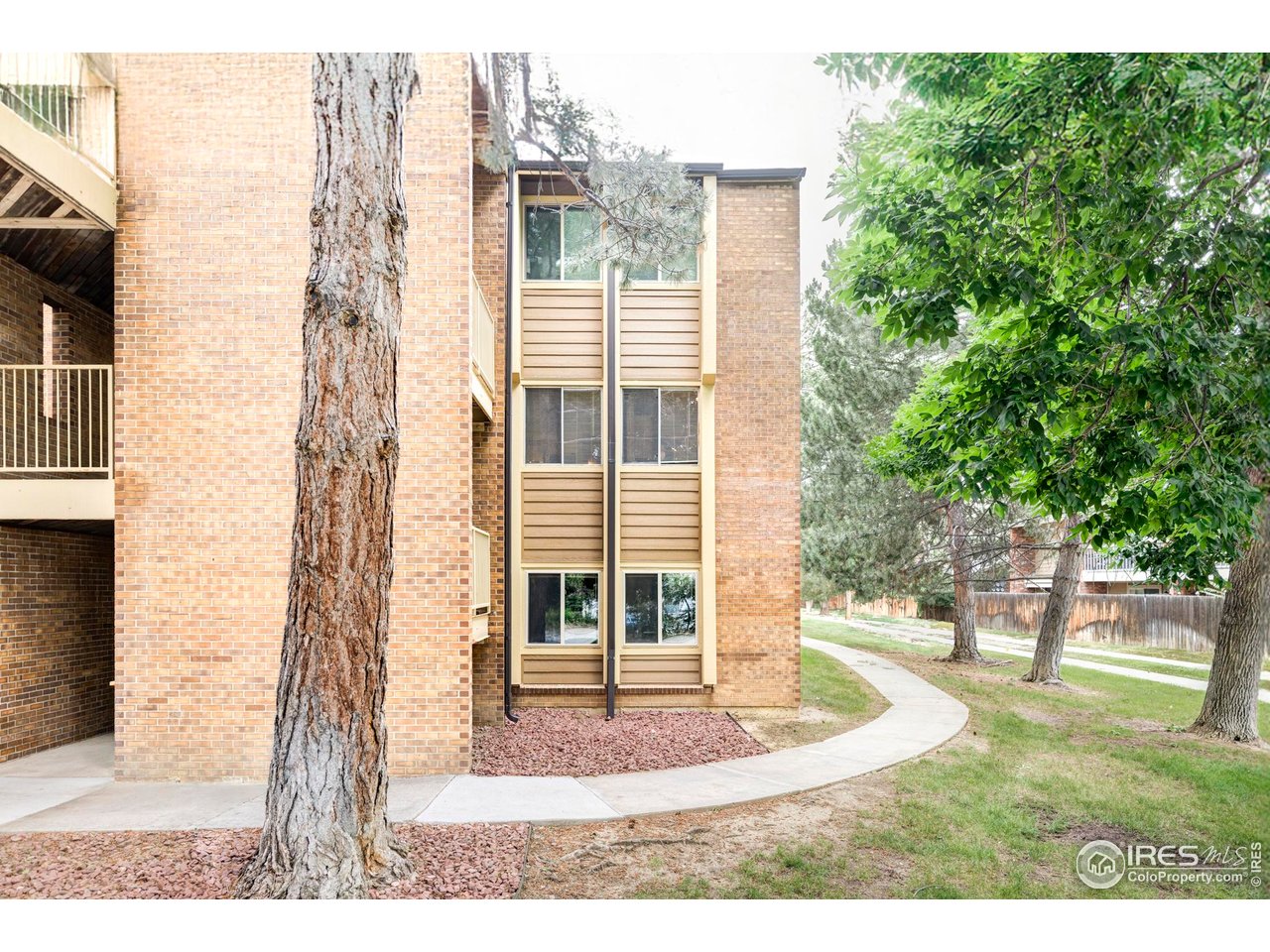 3393 Madison Ave W-128