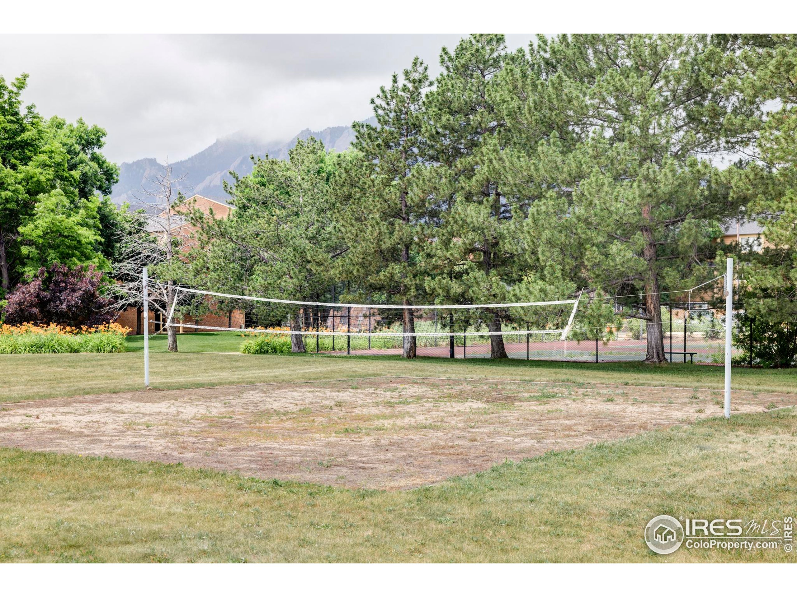 3393 Madison Ave W-128