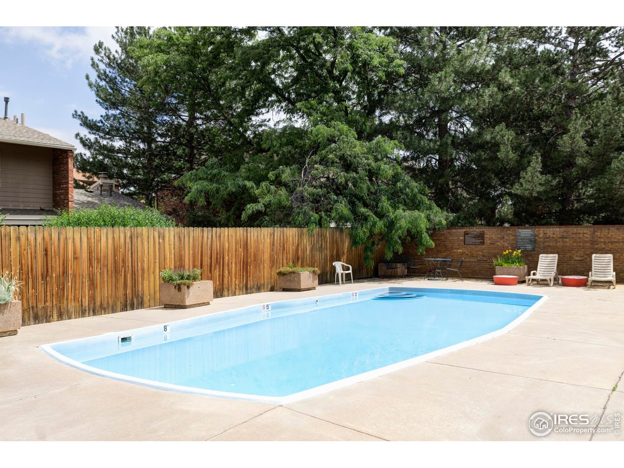 3393 Madison Ave W-128