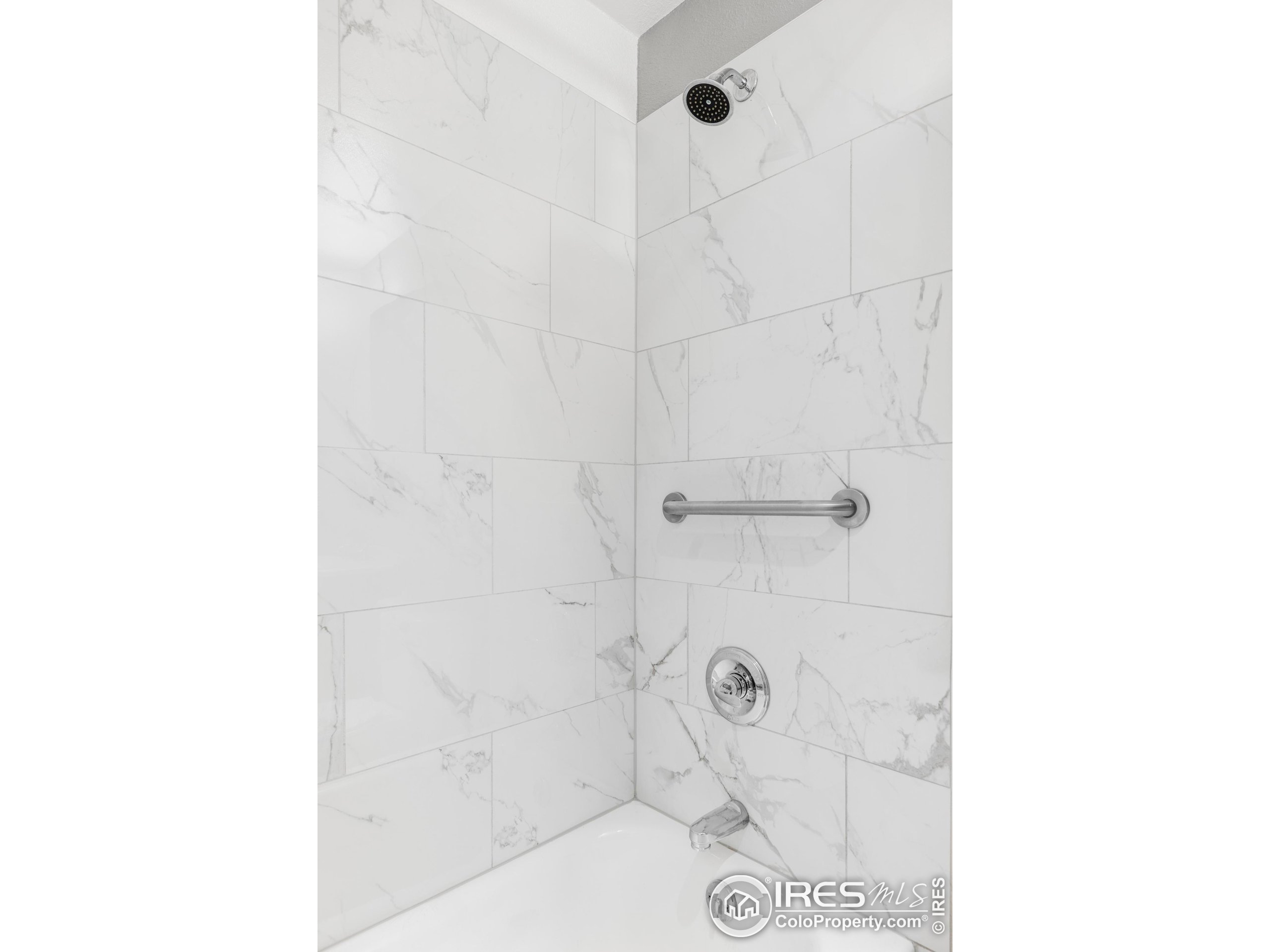 3393 Madison Ave W-128