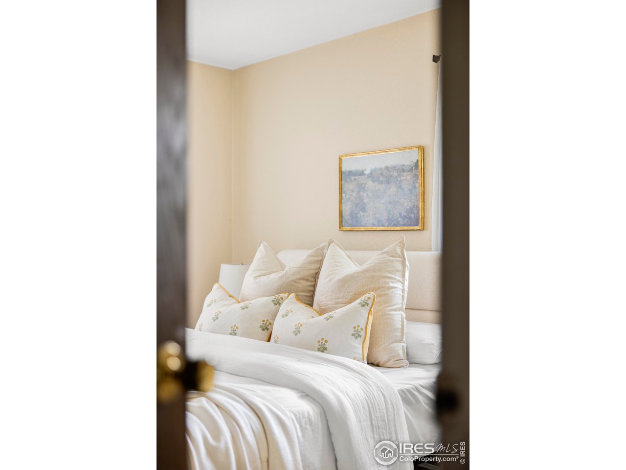 3393 Madison Ave W-128