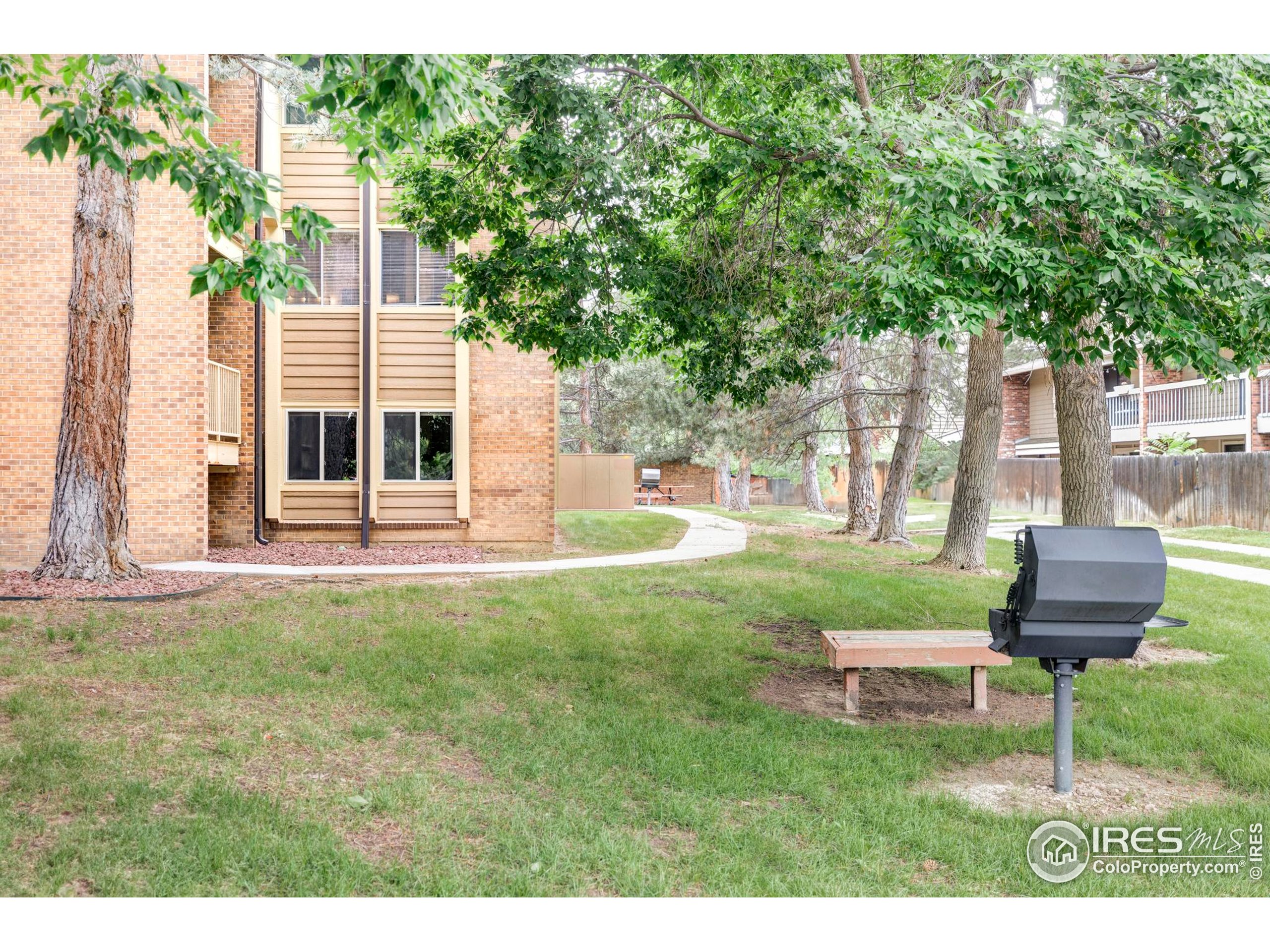 3393 Madison Ave W-128