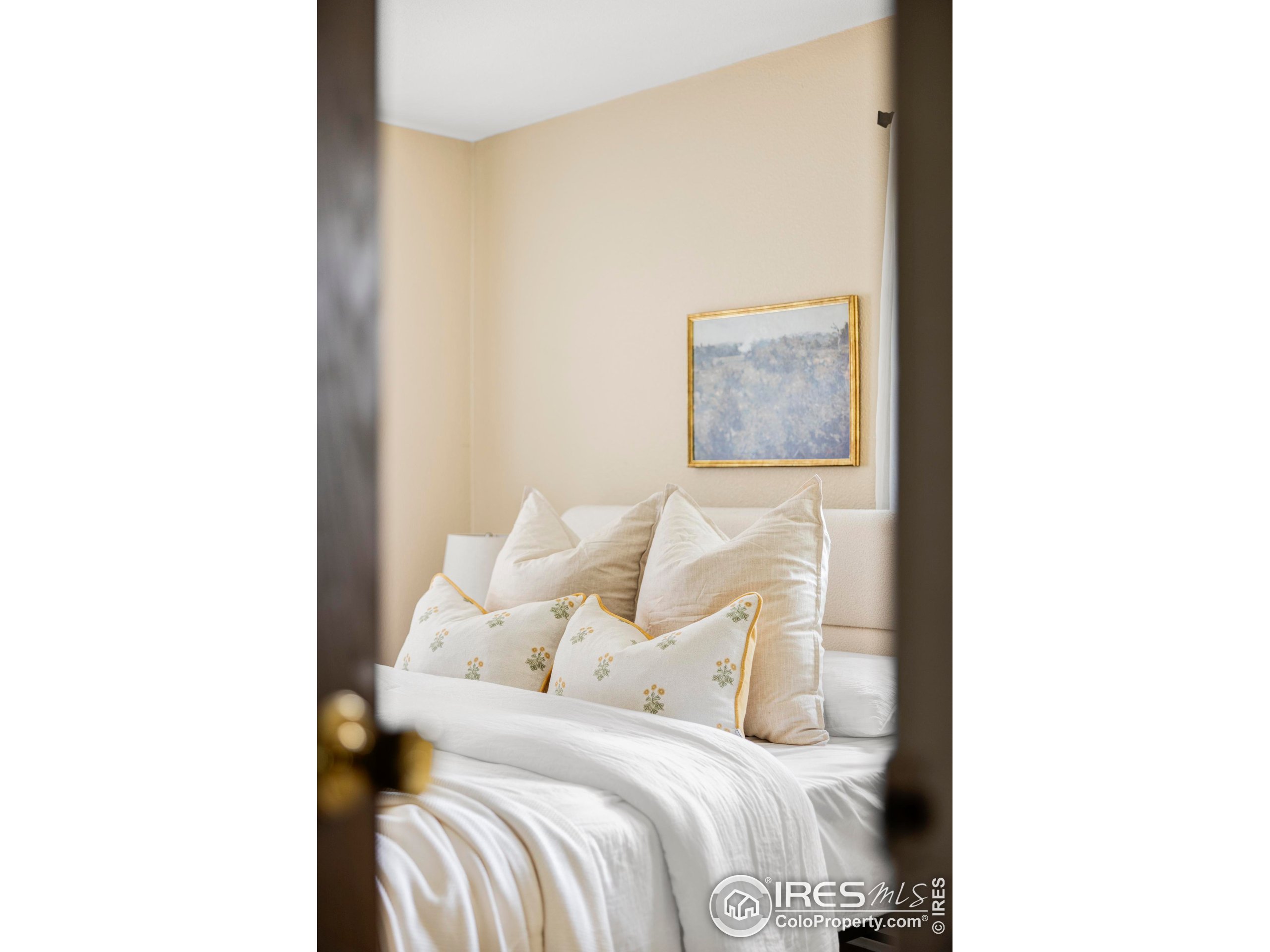 3393 Madison Ave W-128