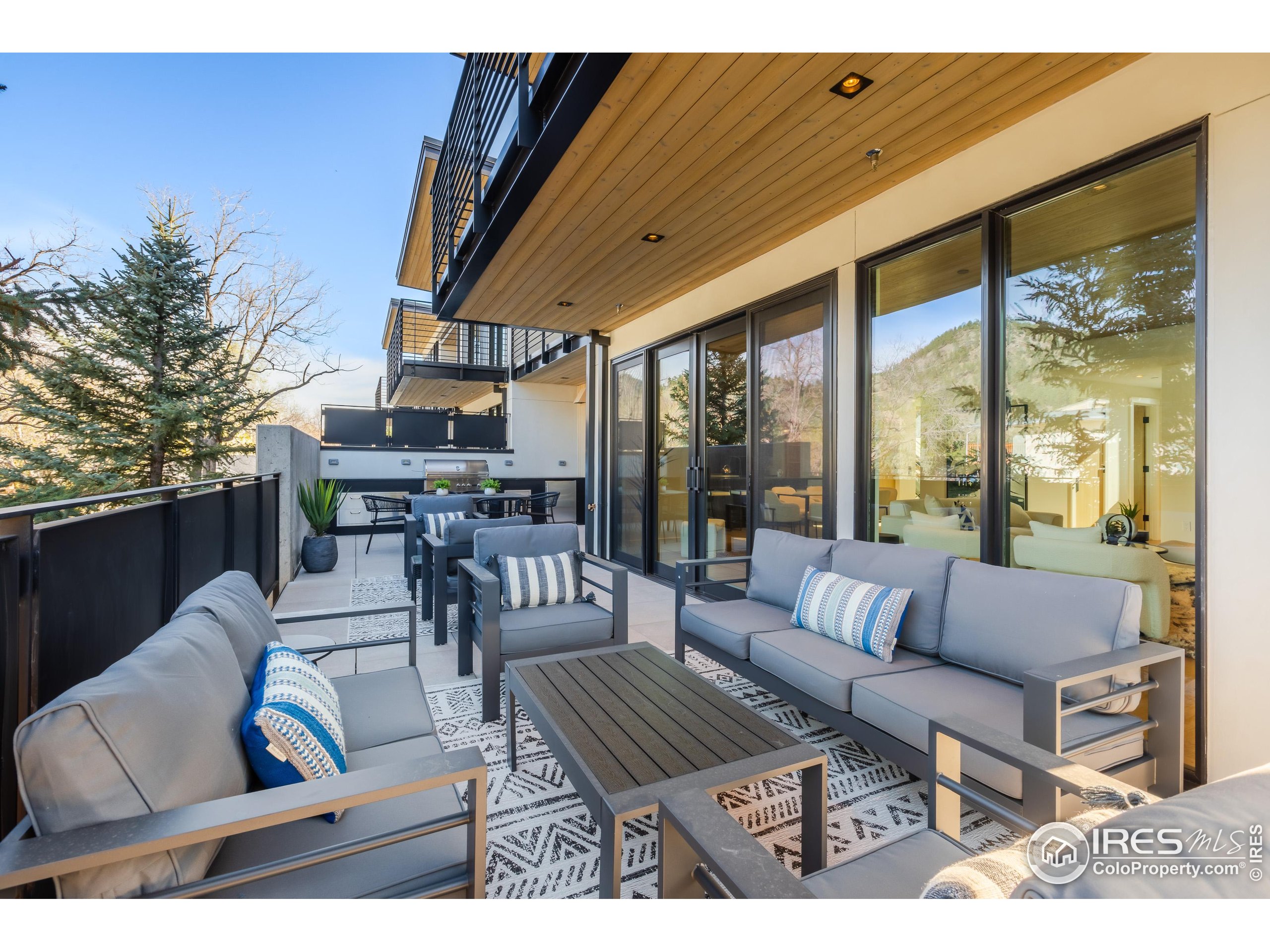 358 Arapahoe Ave B