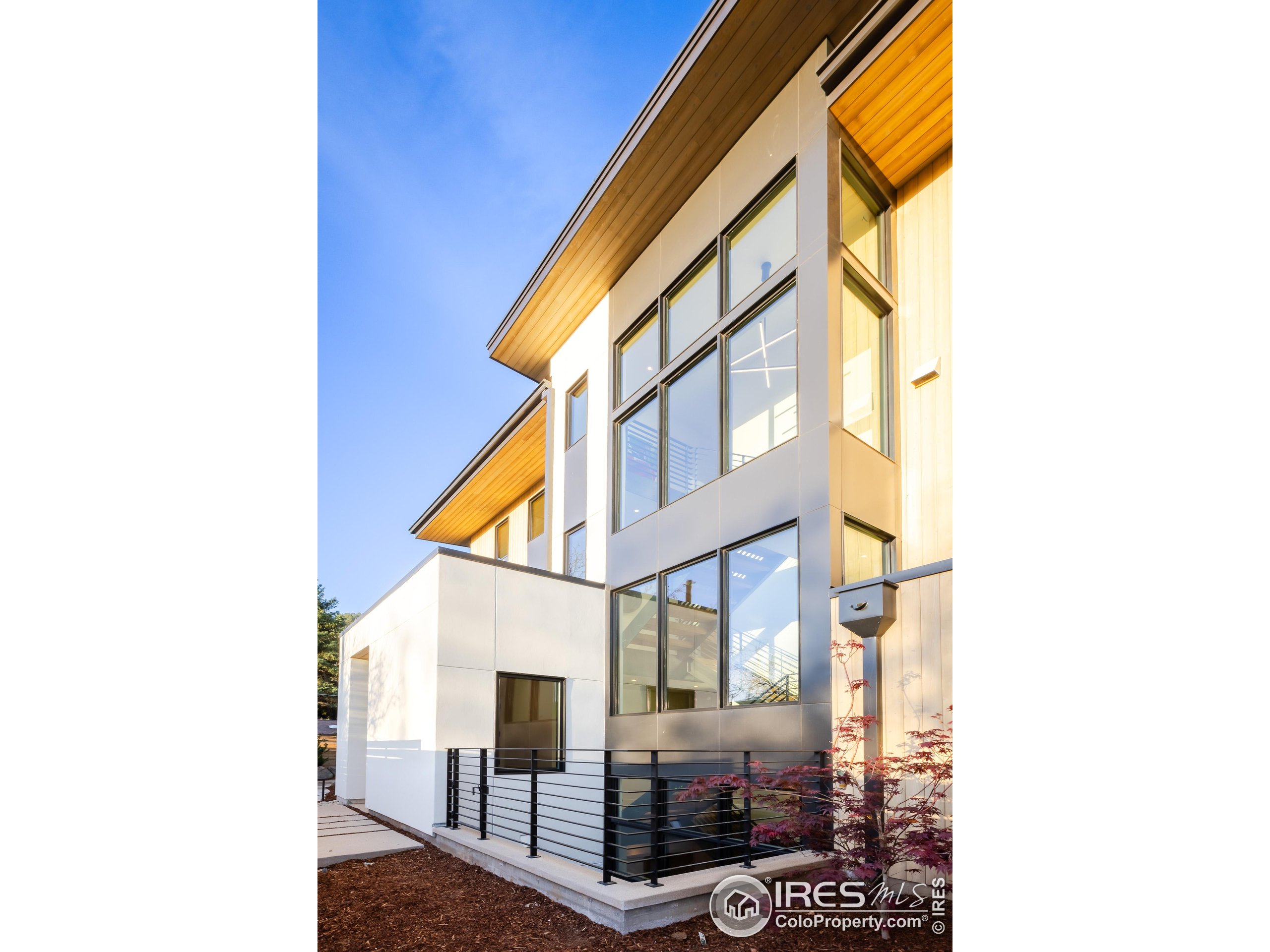 358 Arapahoe Ave B