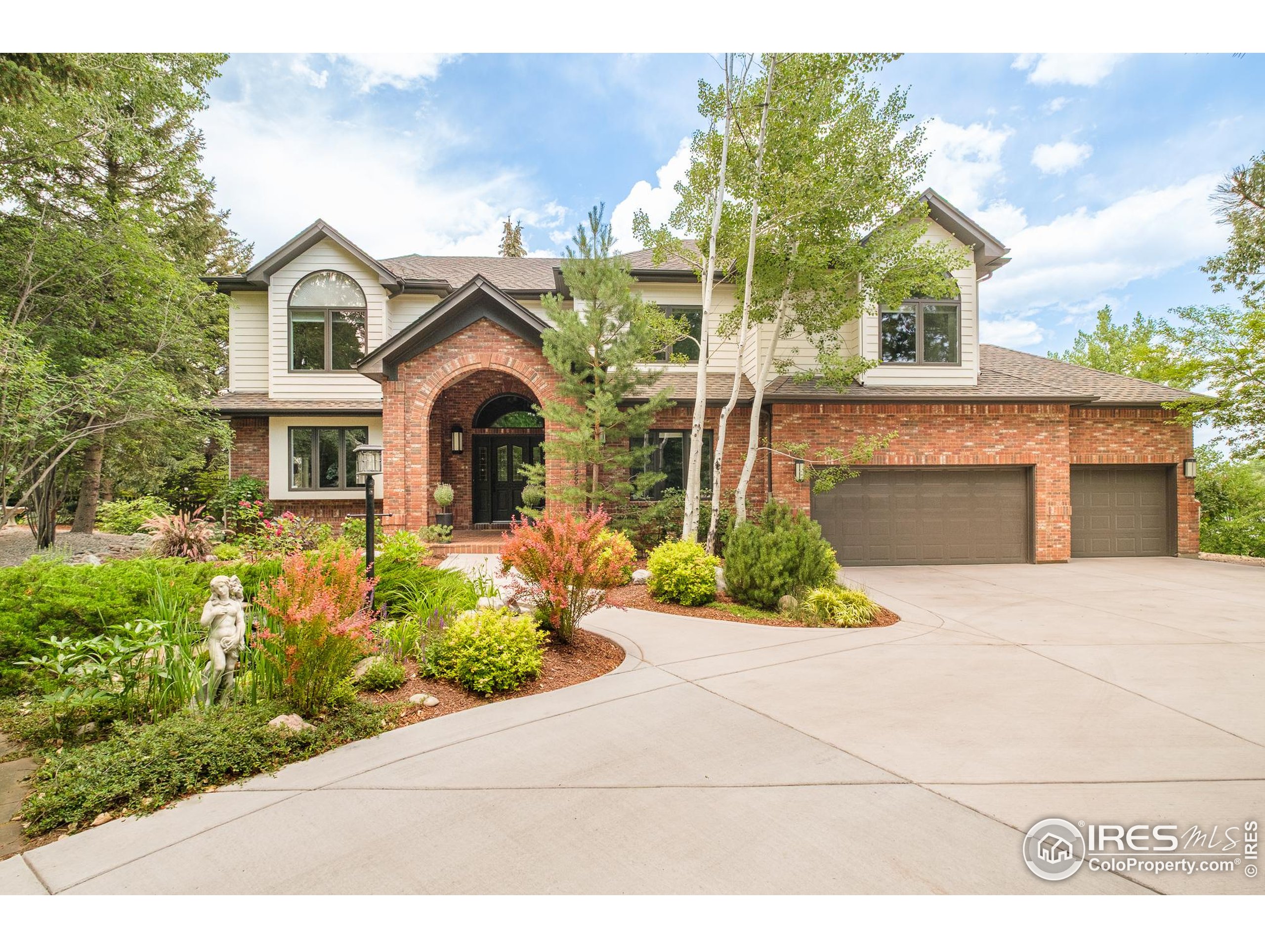 1323 Swallow Ct