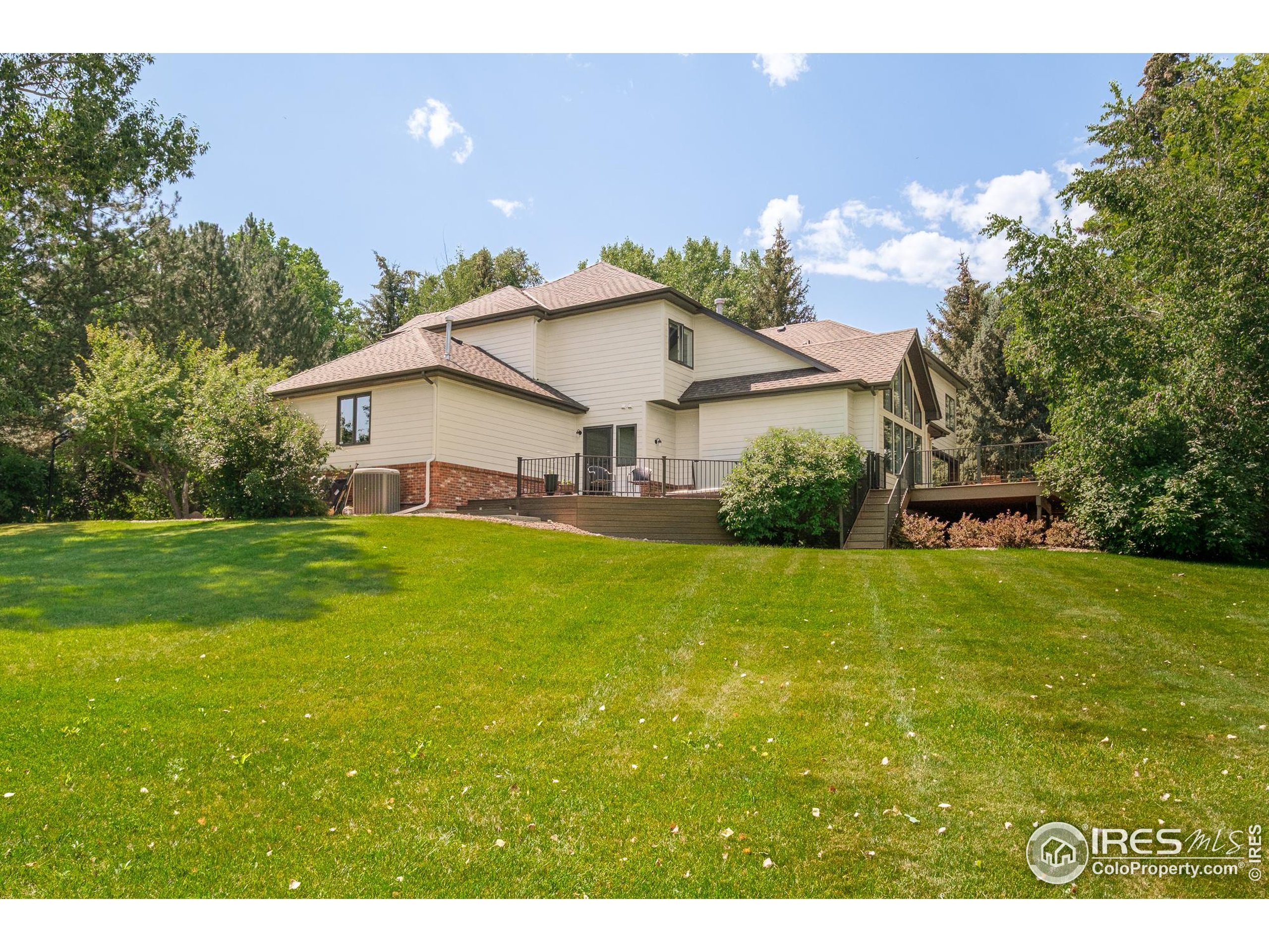 1323 Swallow Ct