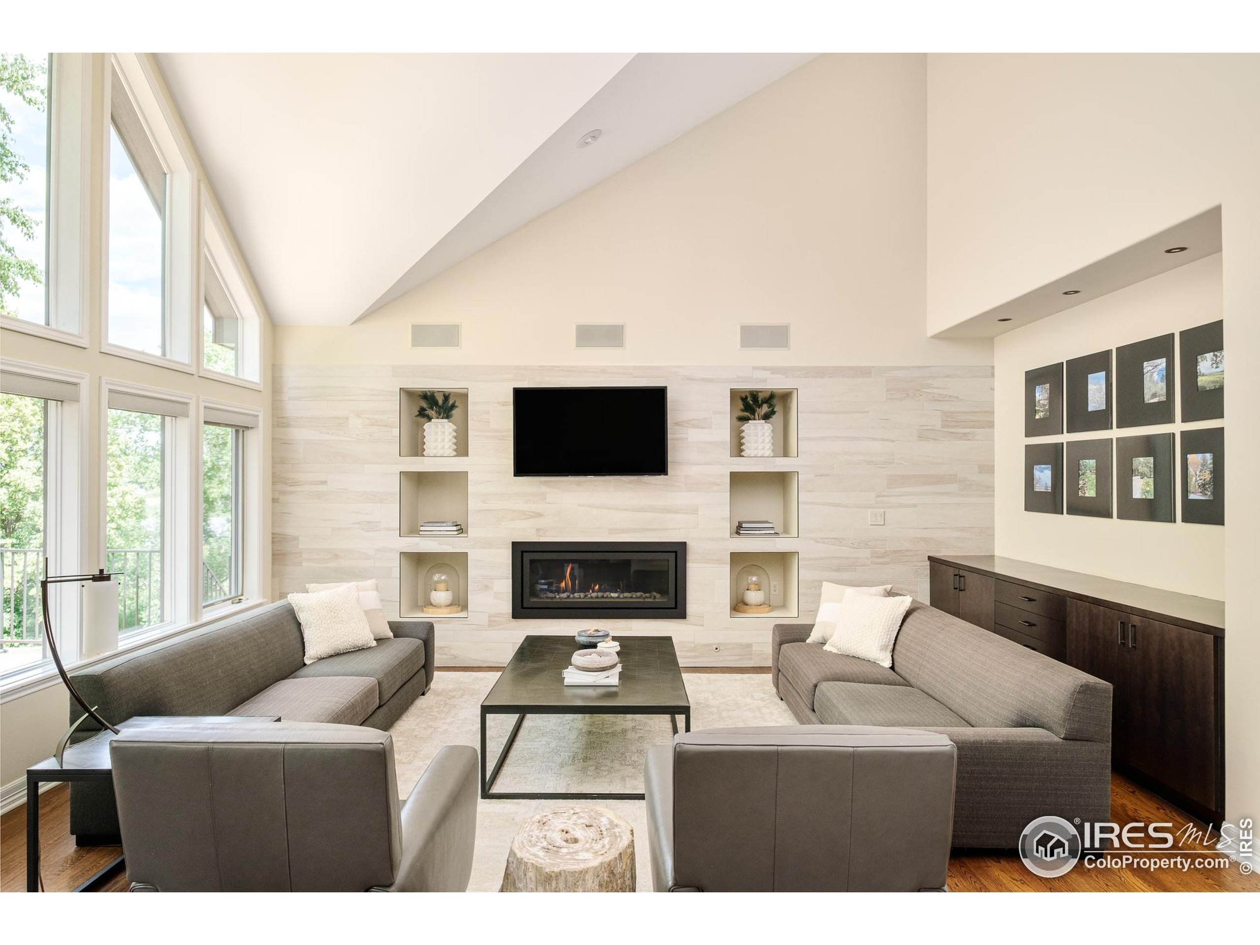 1323 Swallow Ct