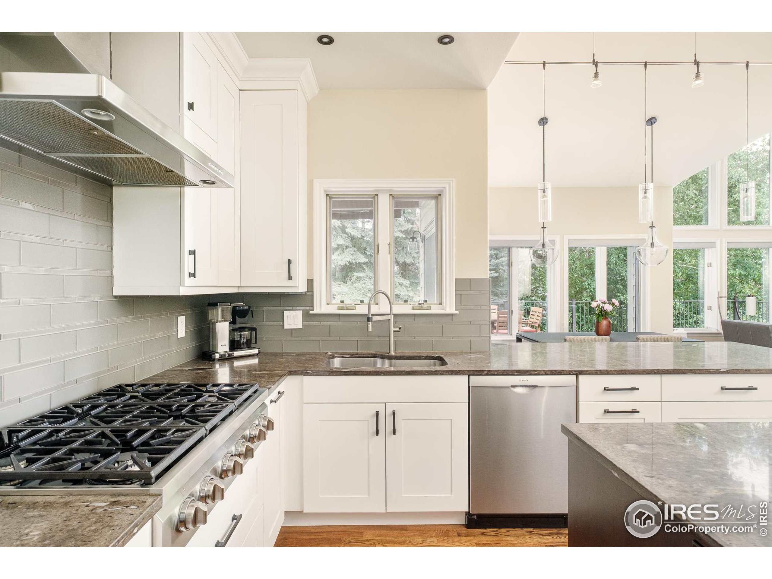 1323 Swallow Ct