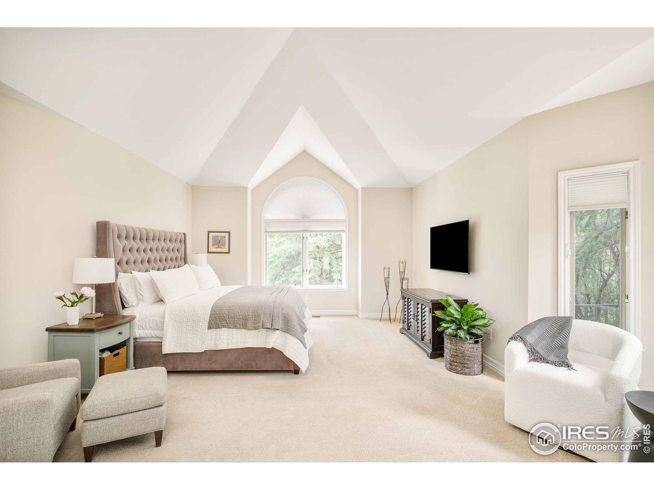 1323 Swallow Ct