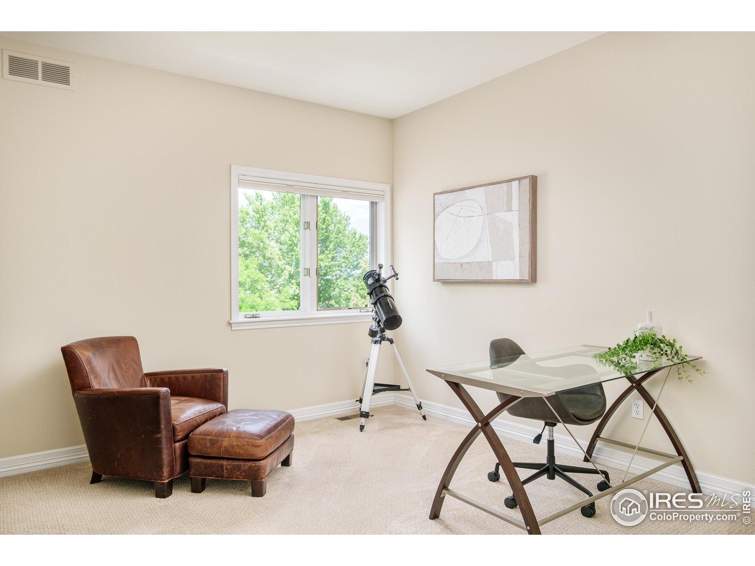 1323 Swallow Ct