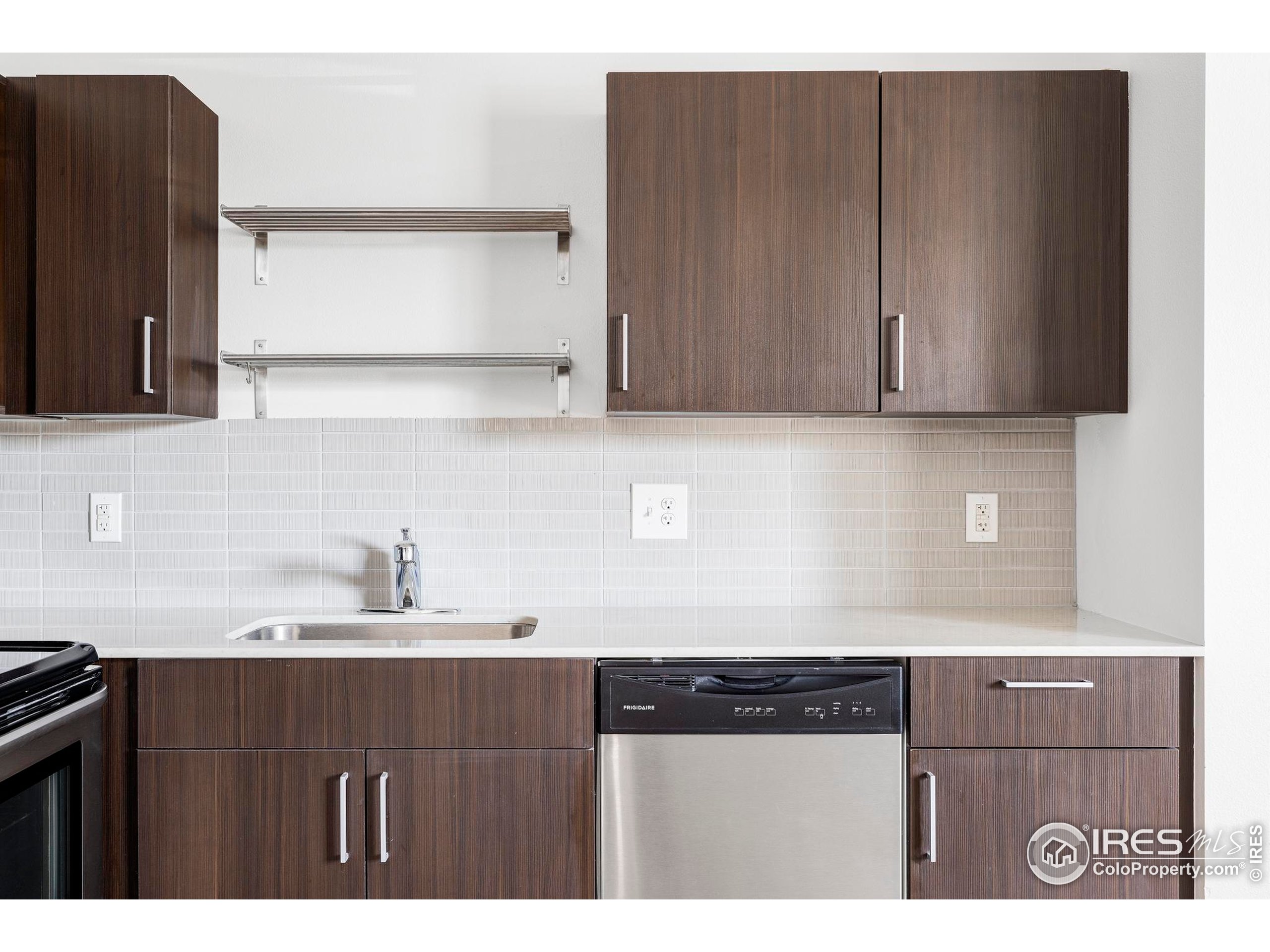 1707 Walnut St 208