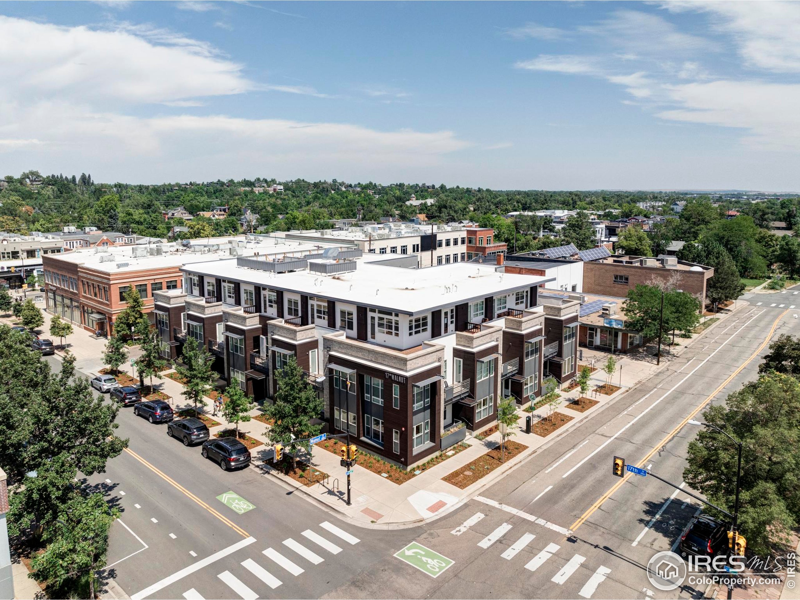 1707 Walnut St 208