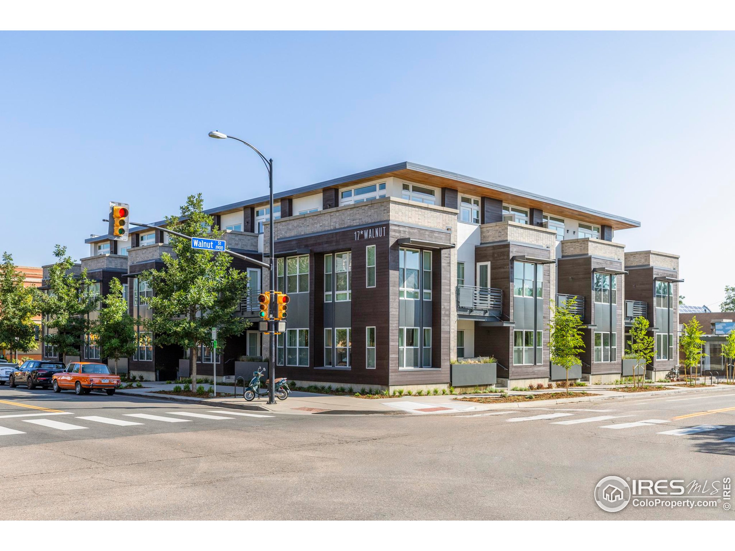 1707 Walnut St 208