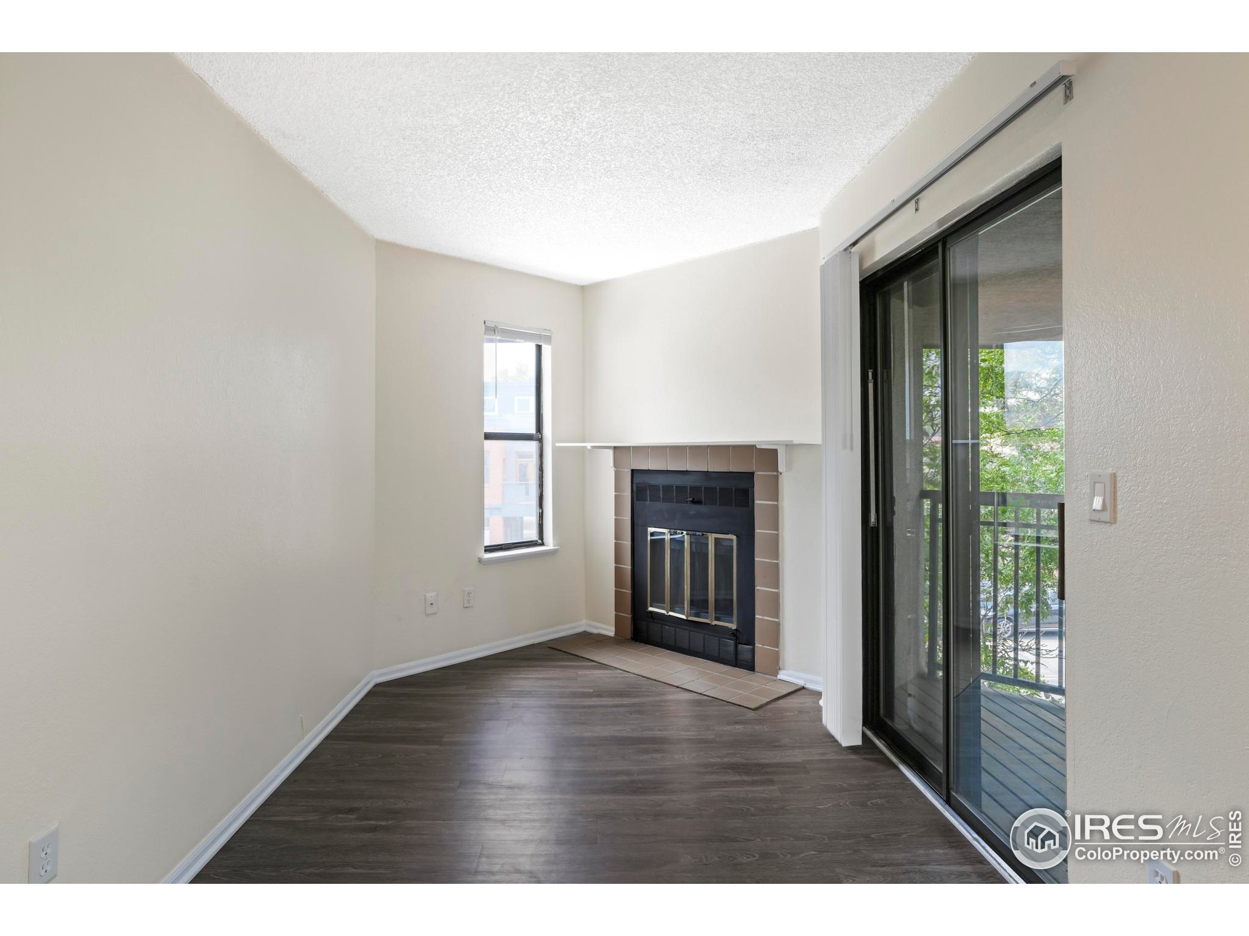 1800 Pearl St 14