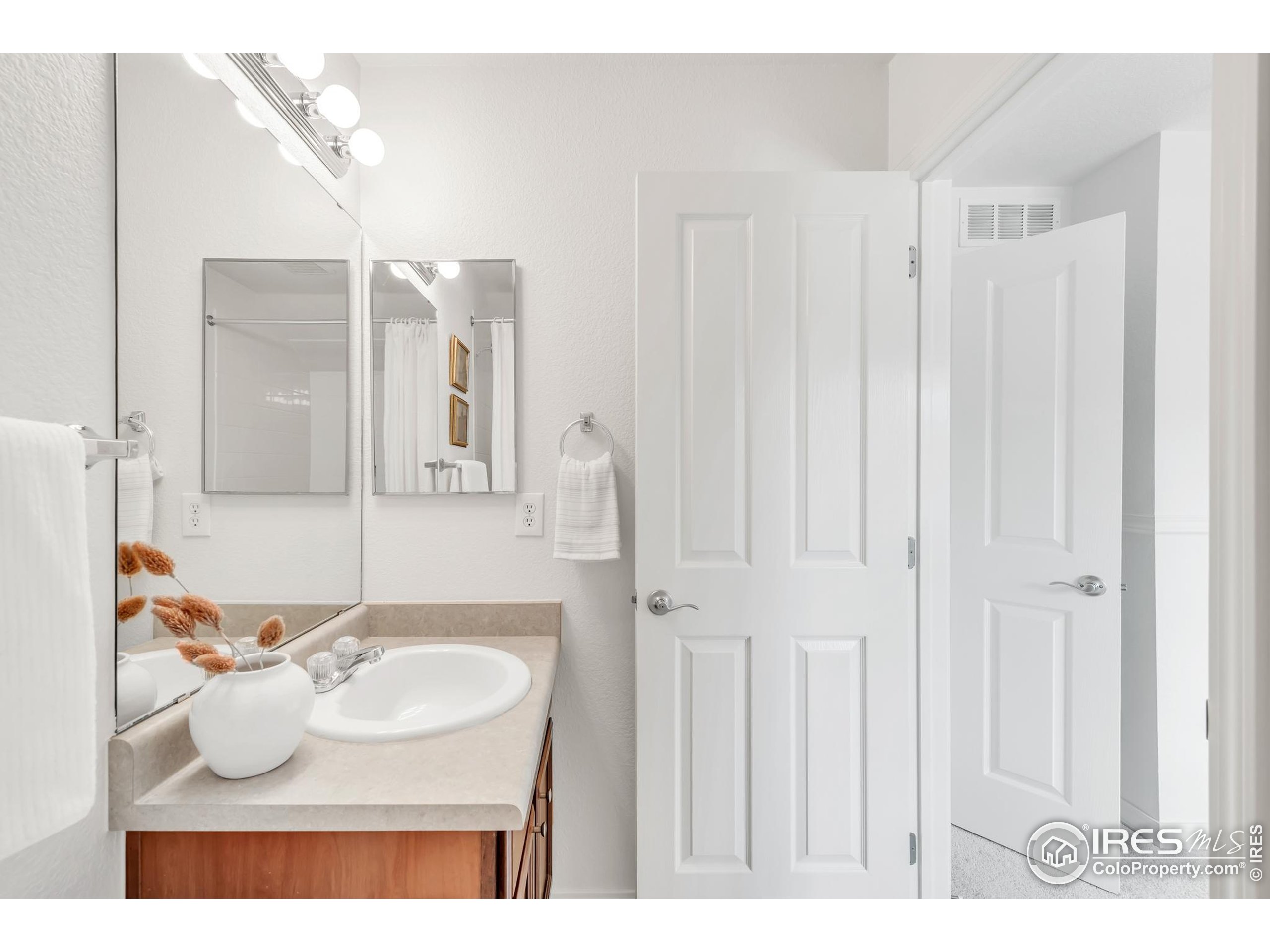 14300 Waterside Ln I2