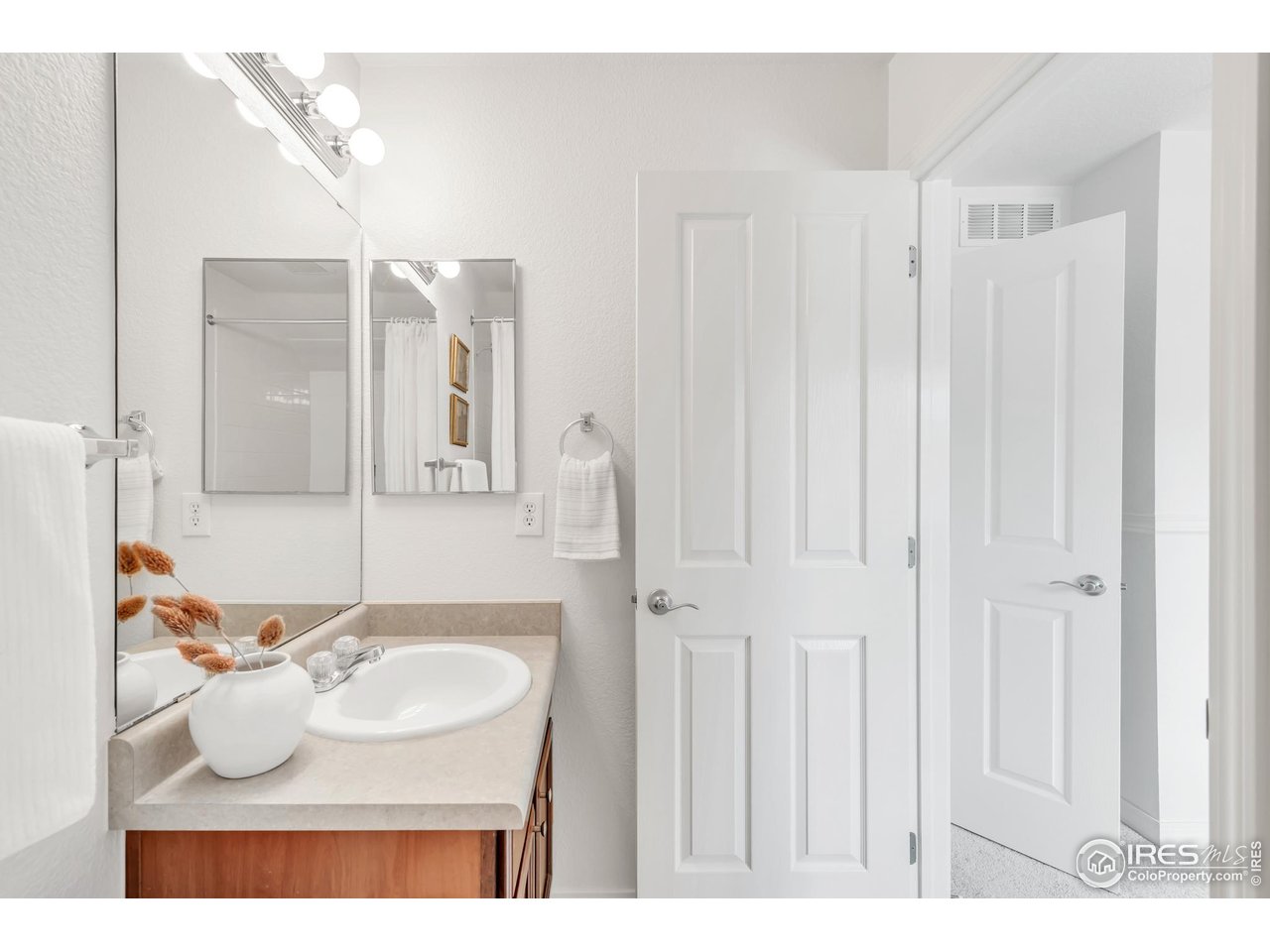 14300 Waterside Ln I2