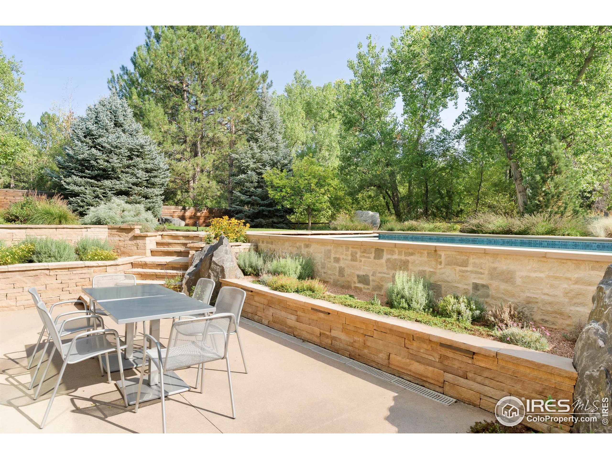 2158 Tamarack Ave