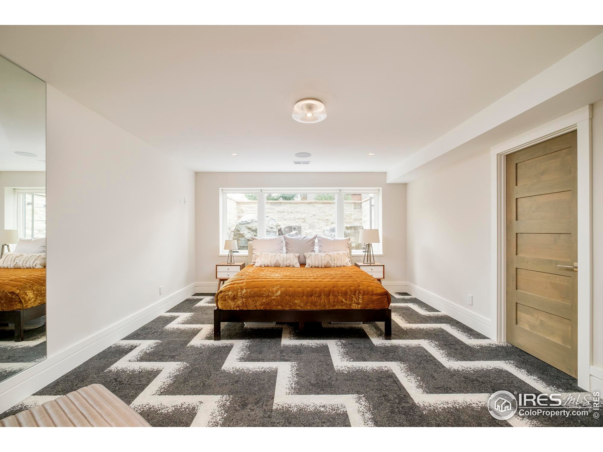 2158 Tamarack Ave