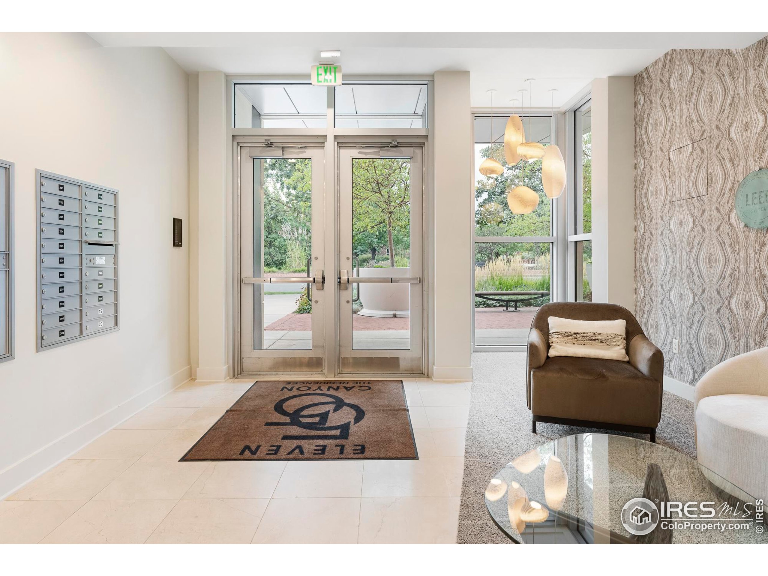 1155 Canyon Blvd 207