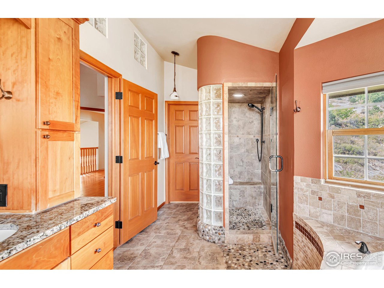 11730 Pointe View Dr