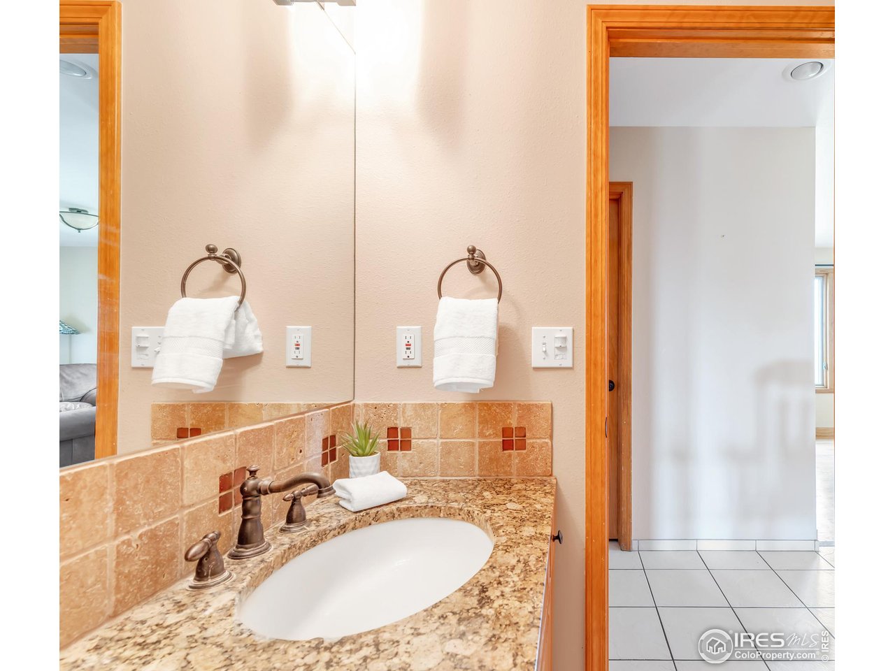 11730 Pointe View Dr