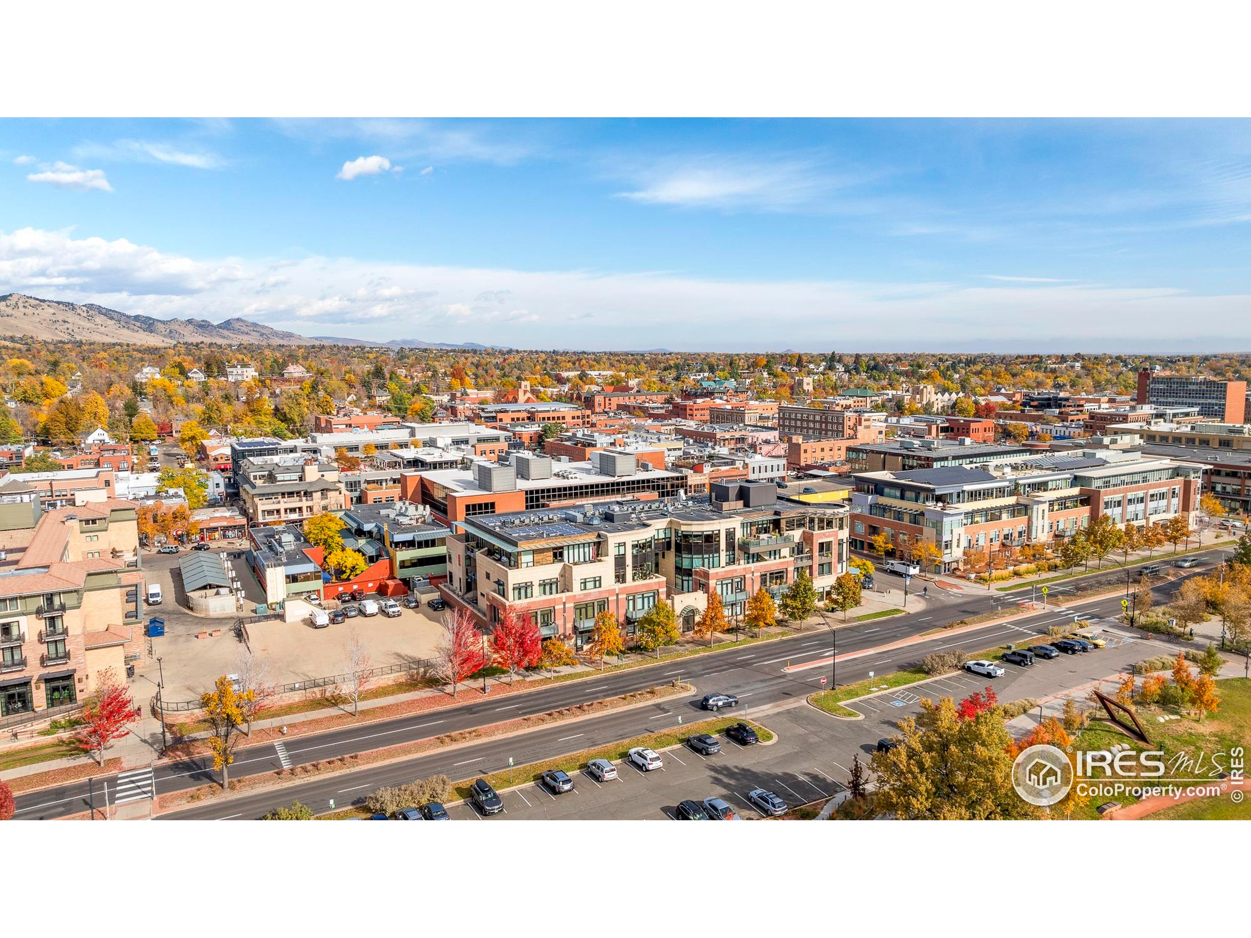 1077 Canyon Blvd 304