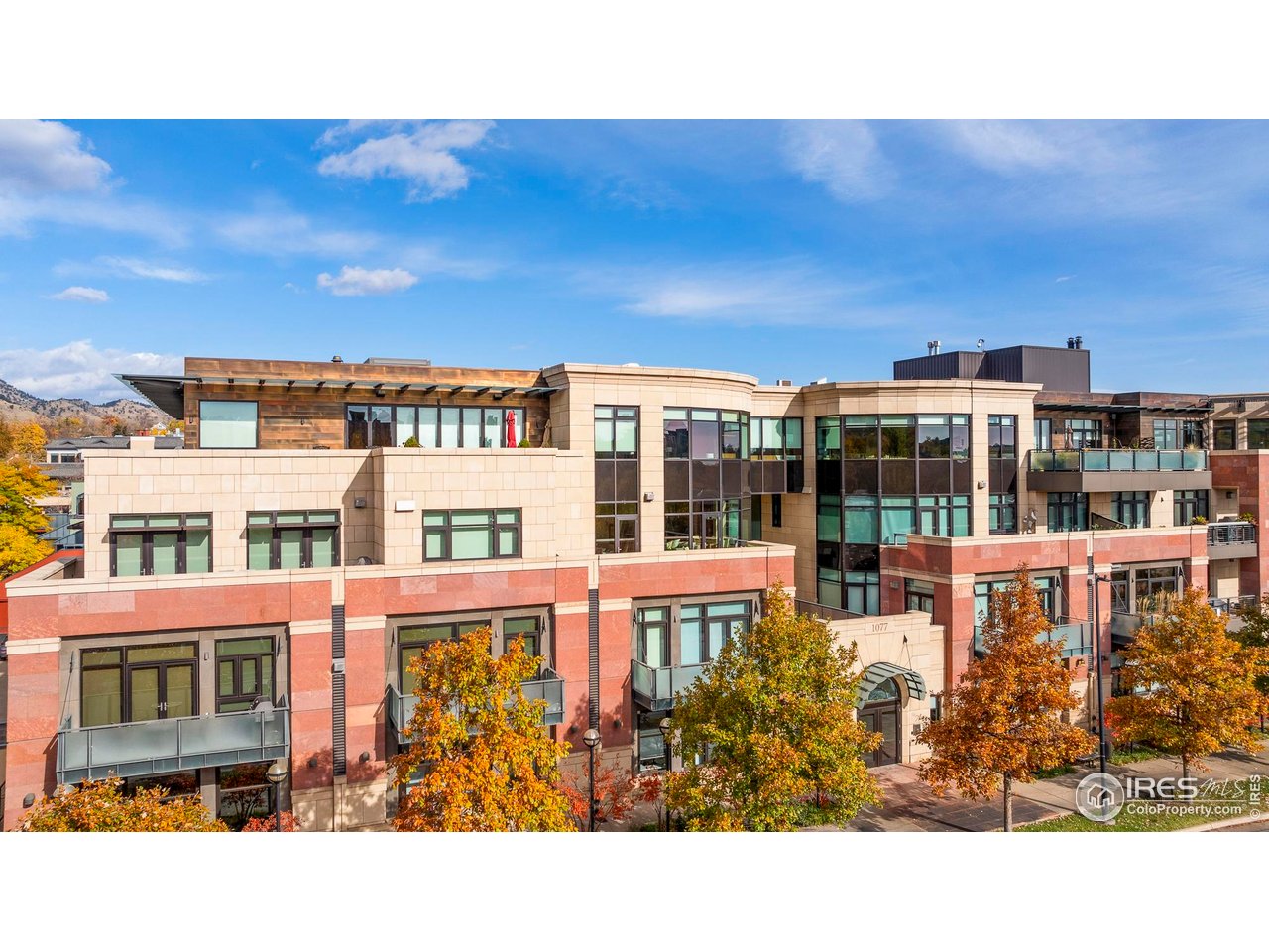 1077 Canyon Blvd 304