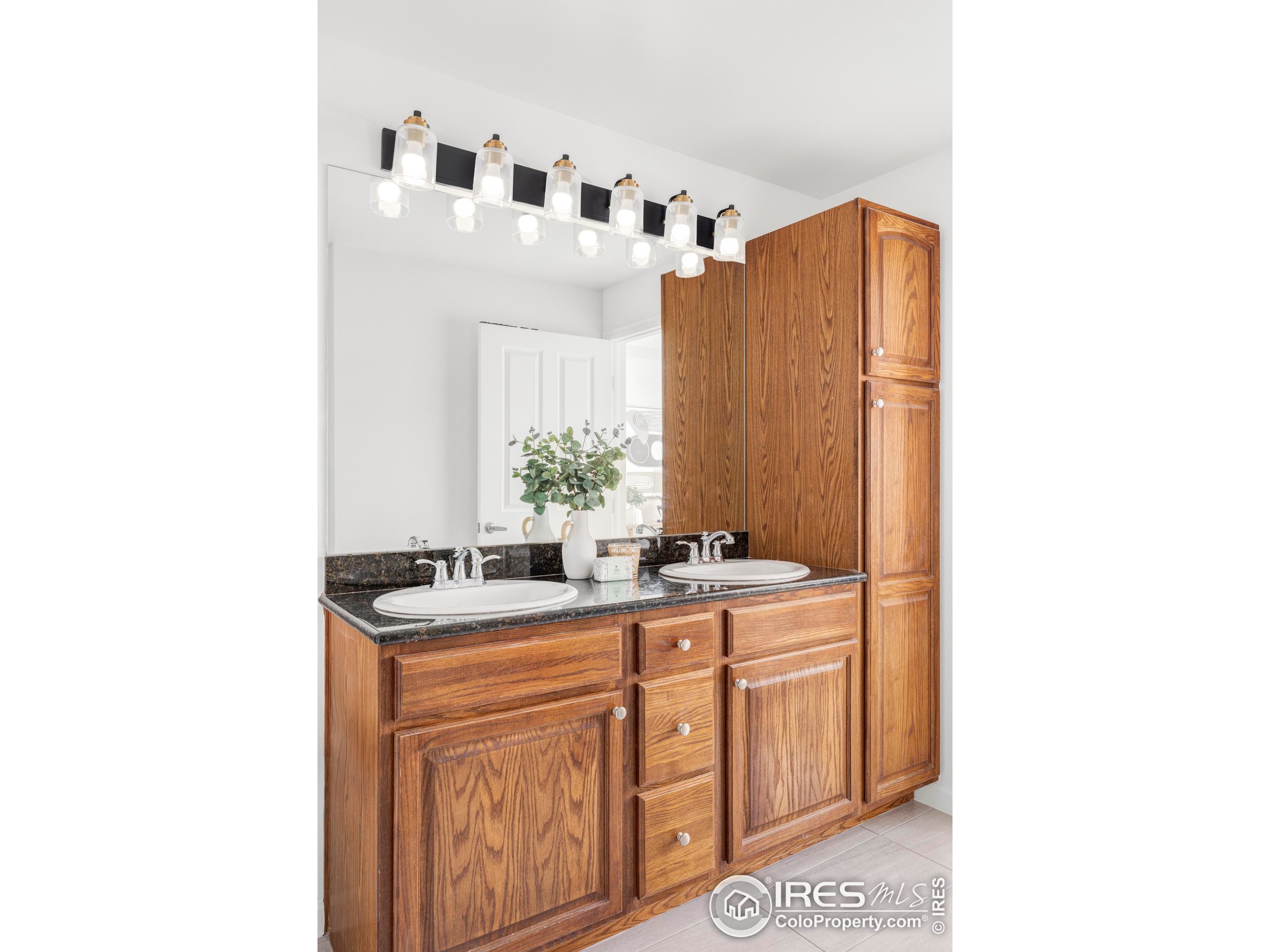 1950 N Logan St 1013