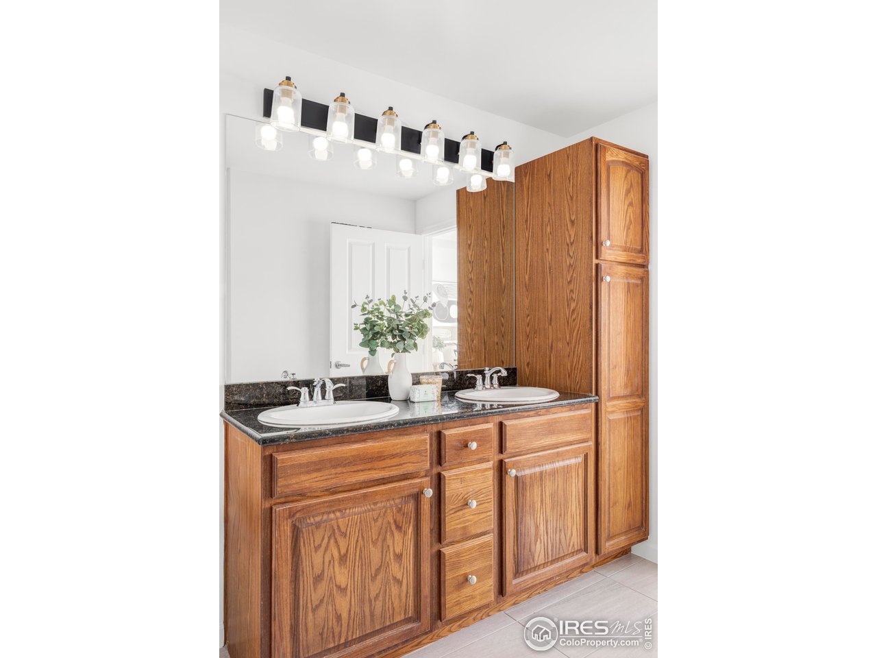 1950 N Logan St 1013