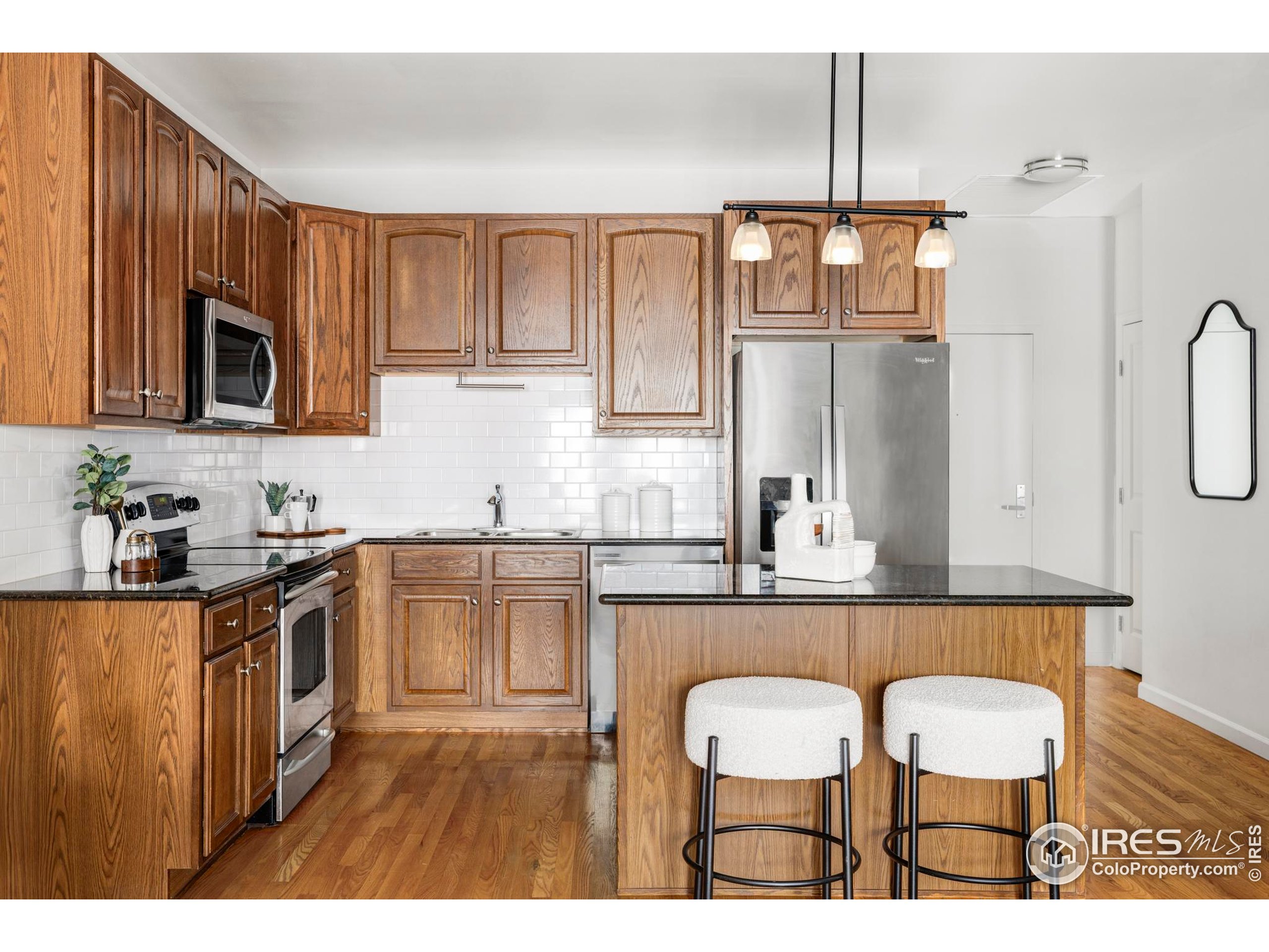 1950 N Logan St 1013