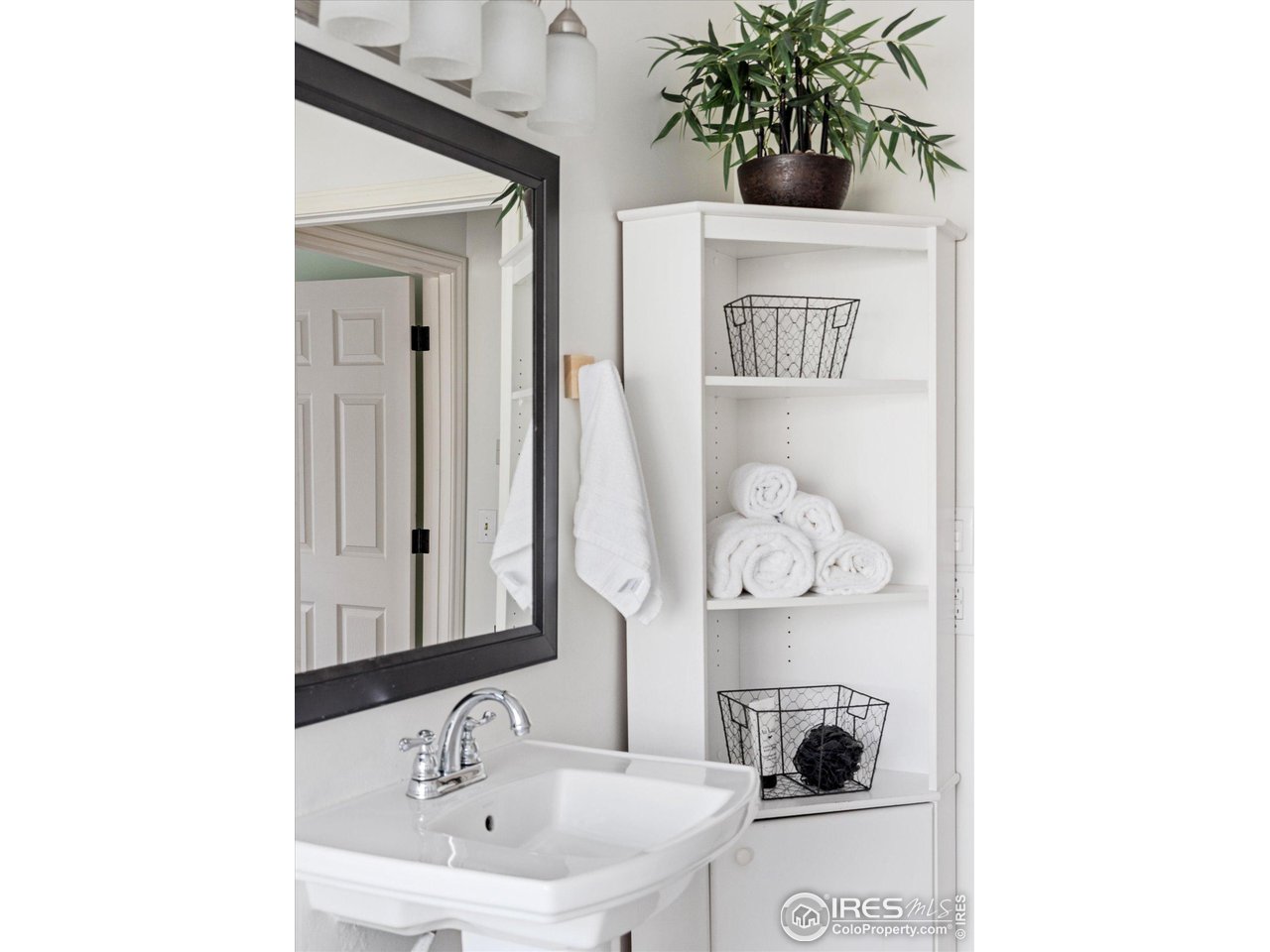 3823 Paseo Del Prado