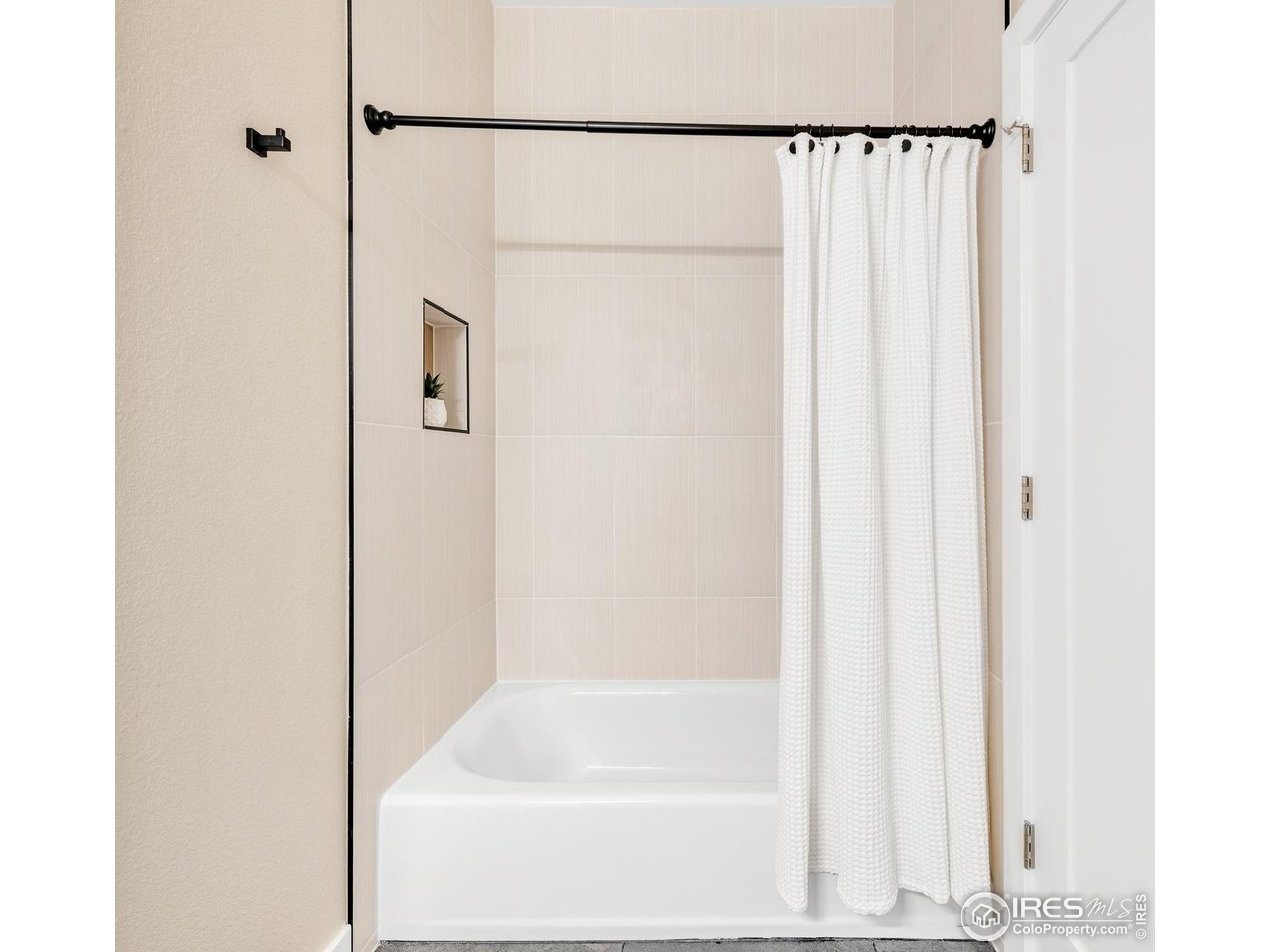 5249 Quail Hollow Ct