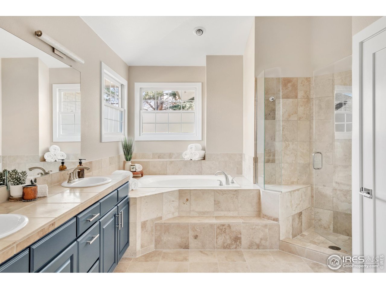 5249 Quail Hollow Ct