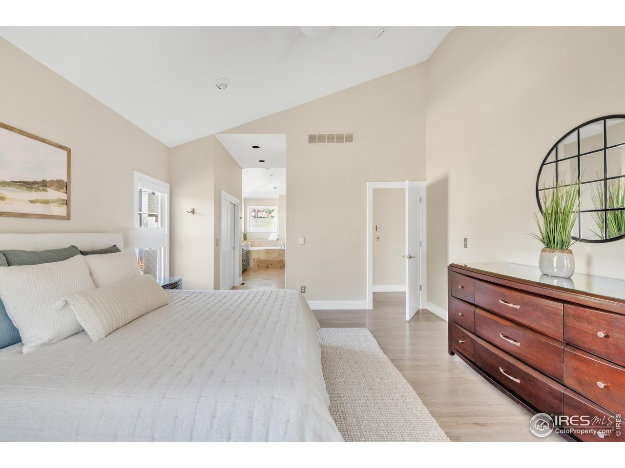 5249 Quail Hollow Ct