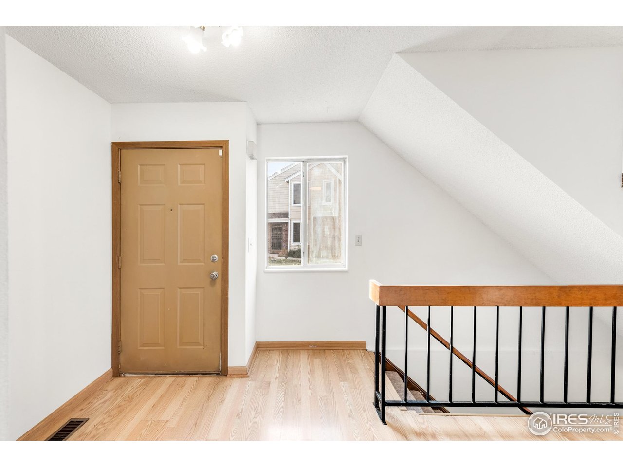 7476 E Arkansas Ave 35-10