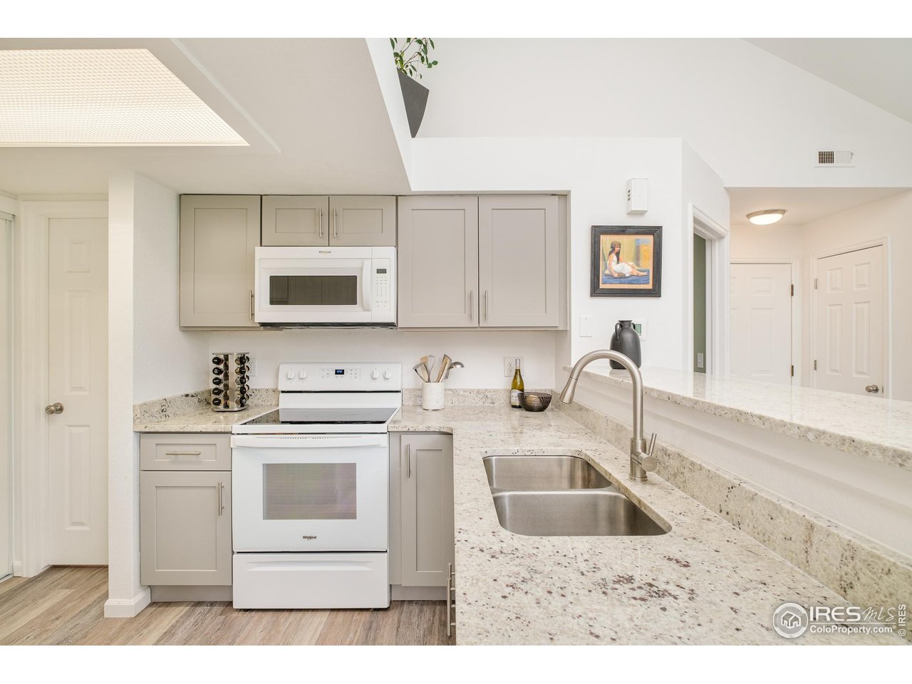 4887 White Rock Cir F