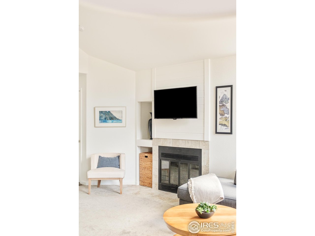 4887 White Rock Cir F