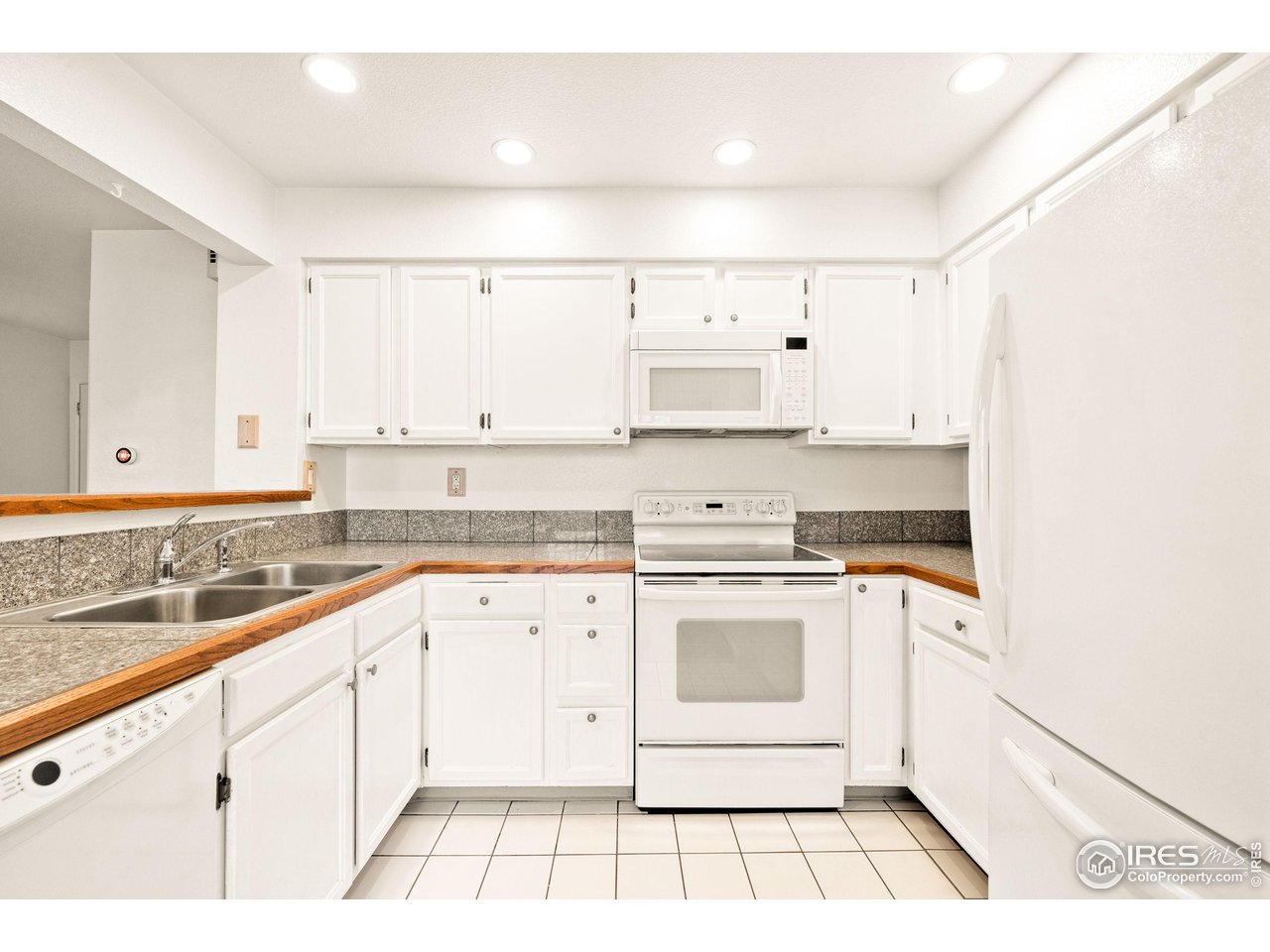 4819 White Rock Cir C