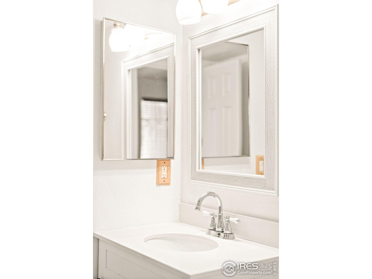 4819 White Rock Cir C