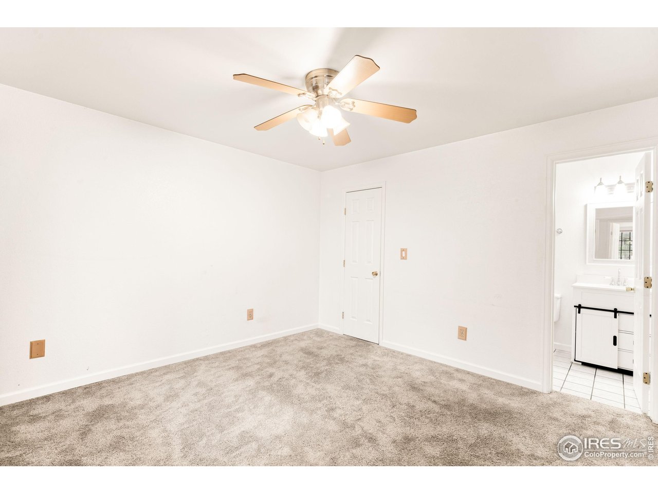 4819 White Rock Cir C