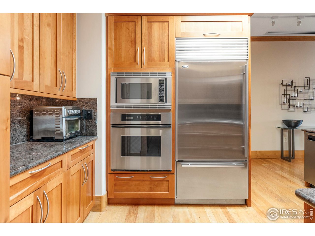 1301 Canyon Blvd 407