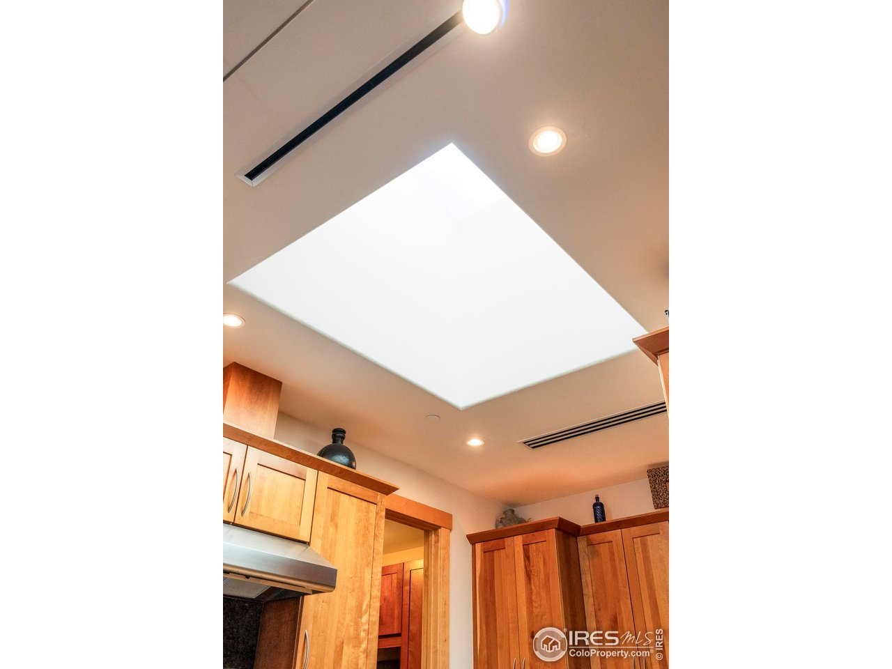 1301 Canyon Blvd 407